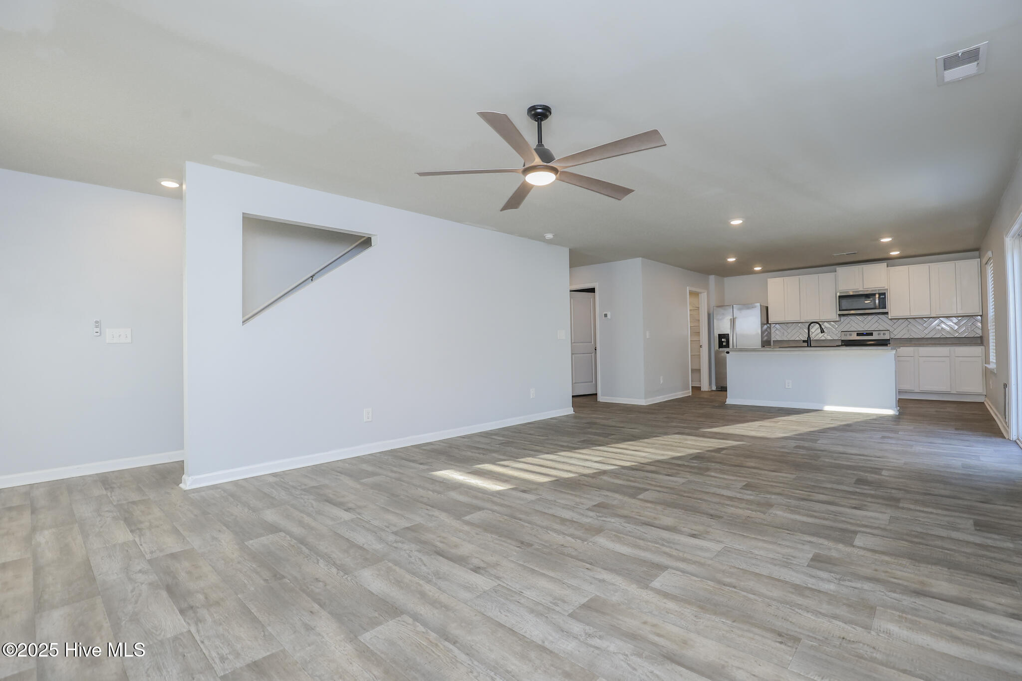 100537464 | Photo 10