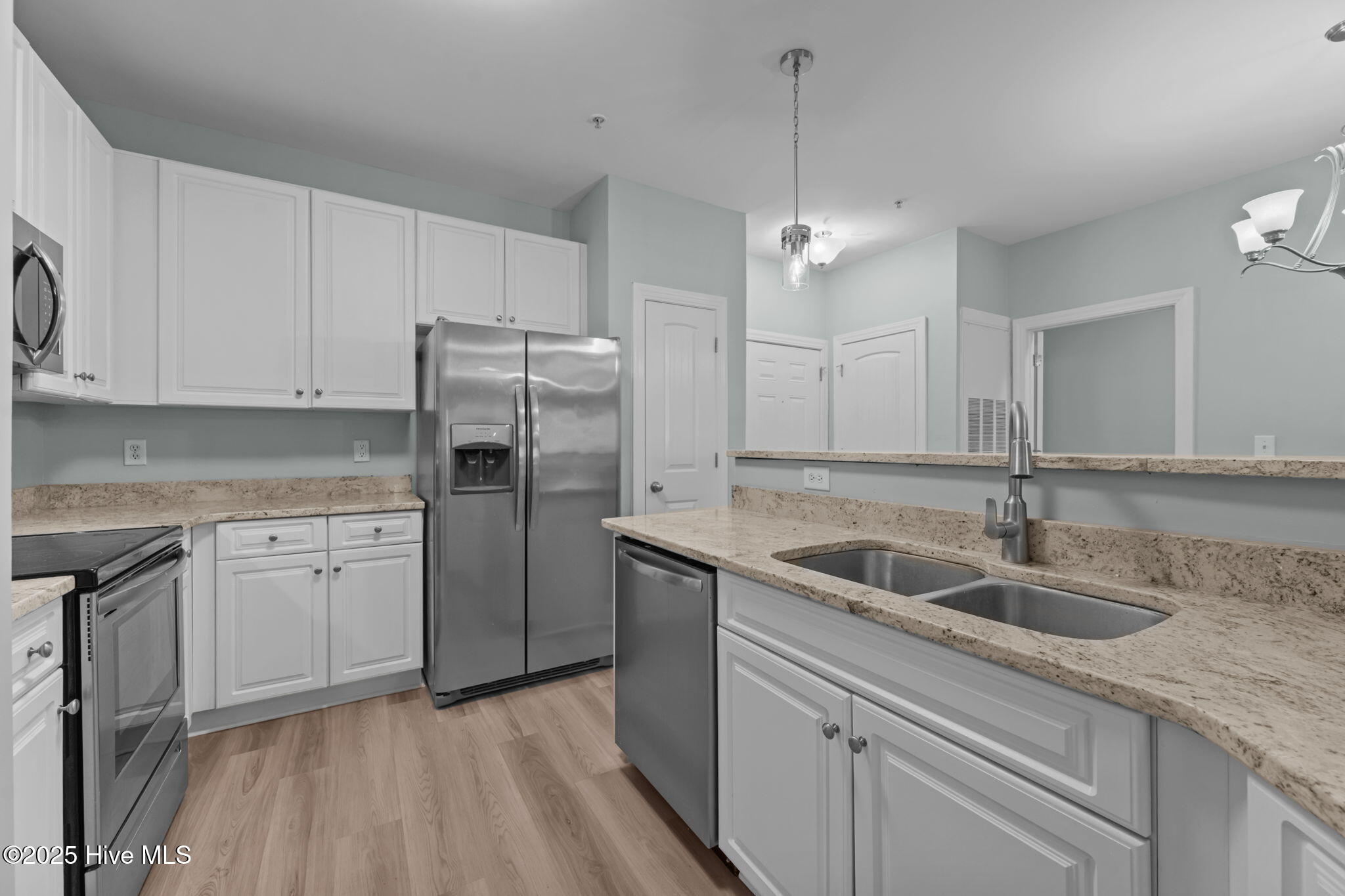 100506684 | Photo 14