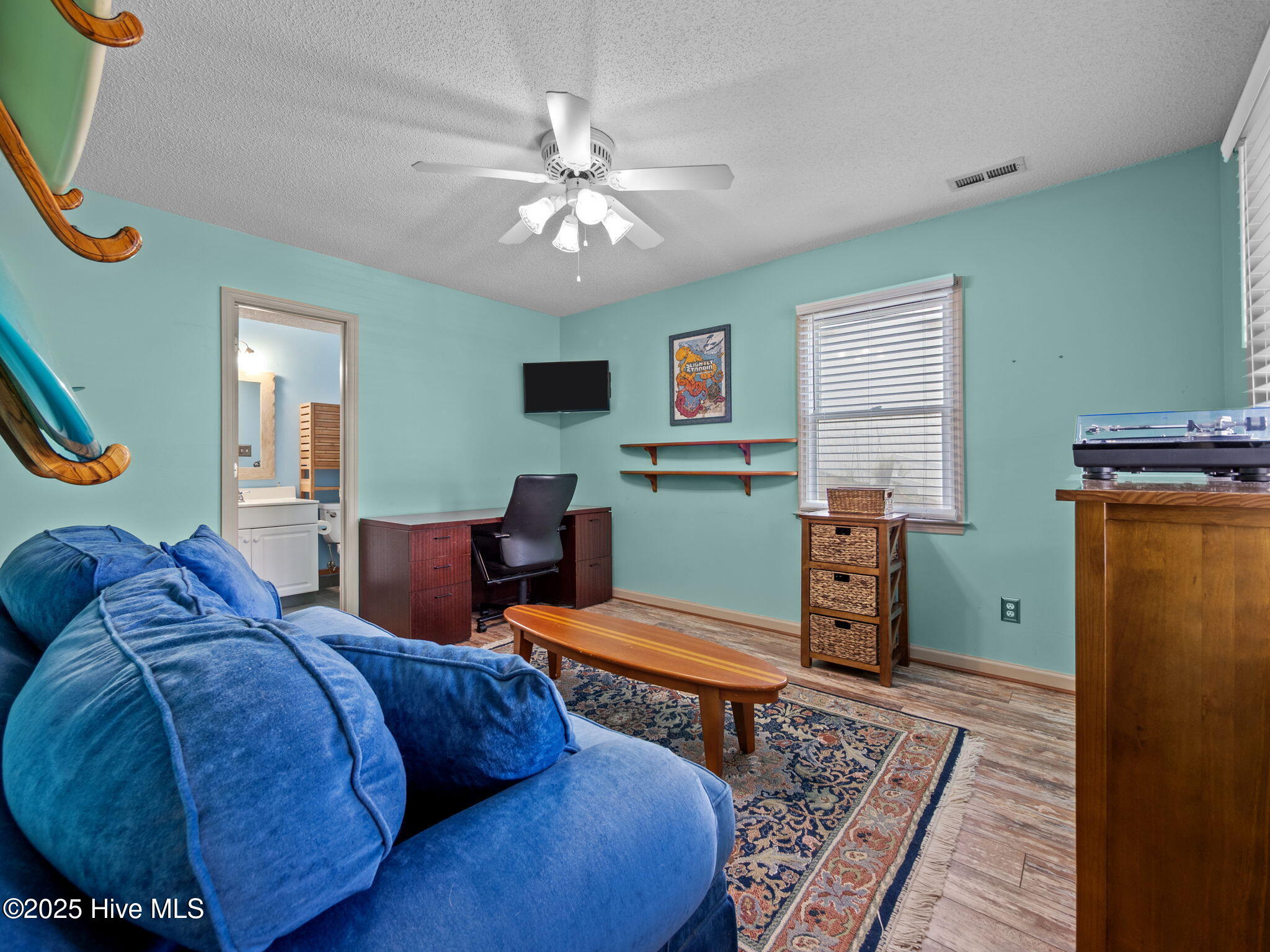 100535865 | Photo 41