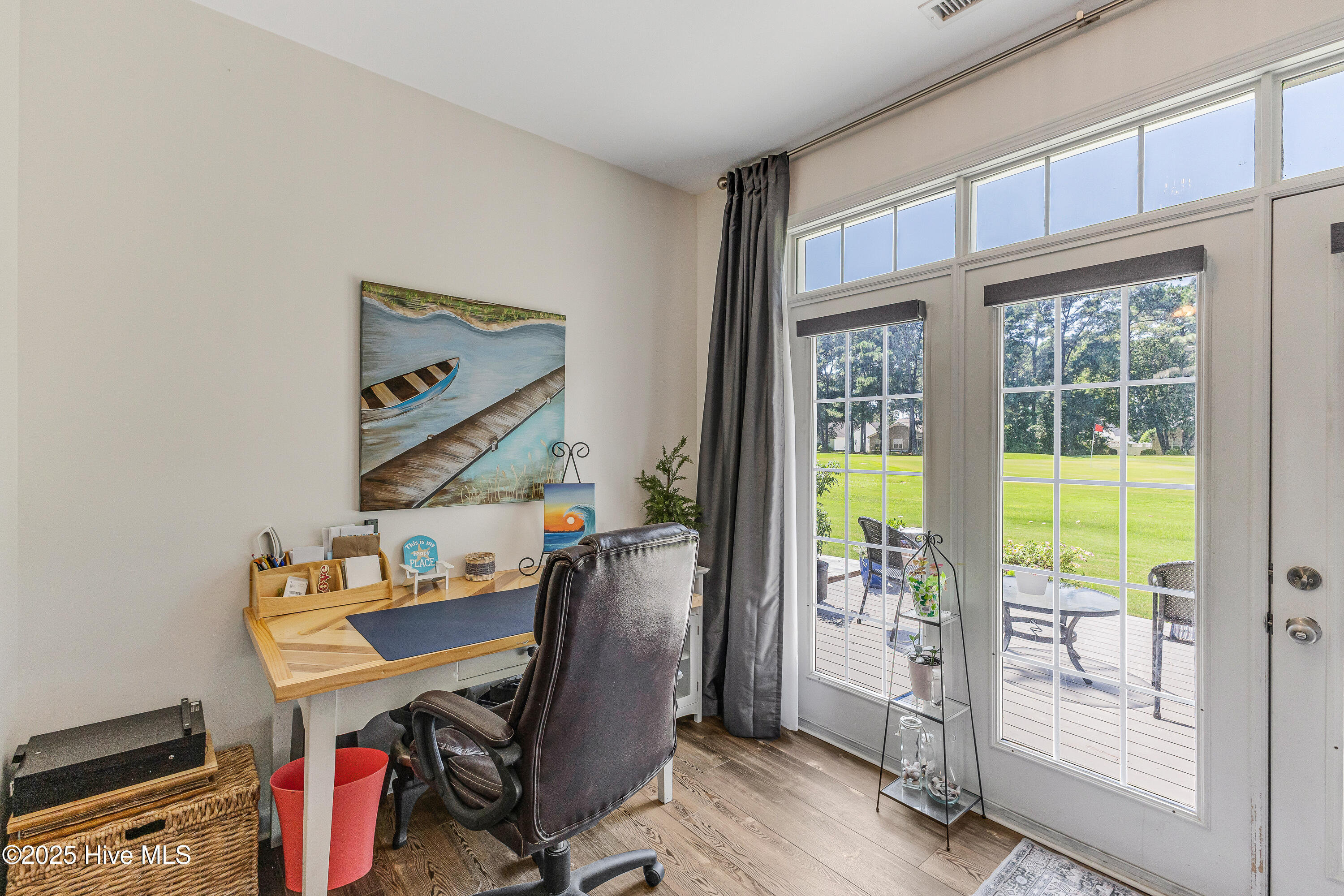 100525236 | Photo 12