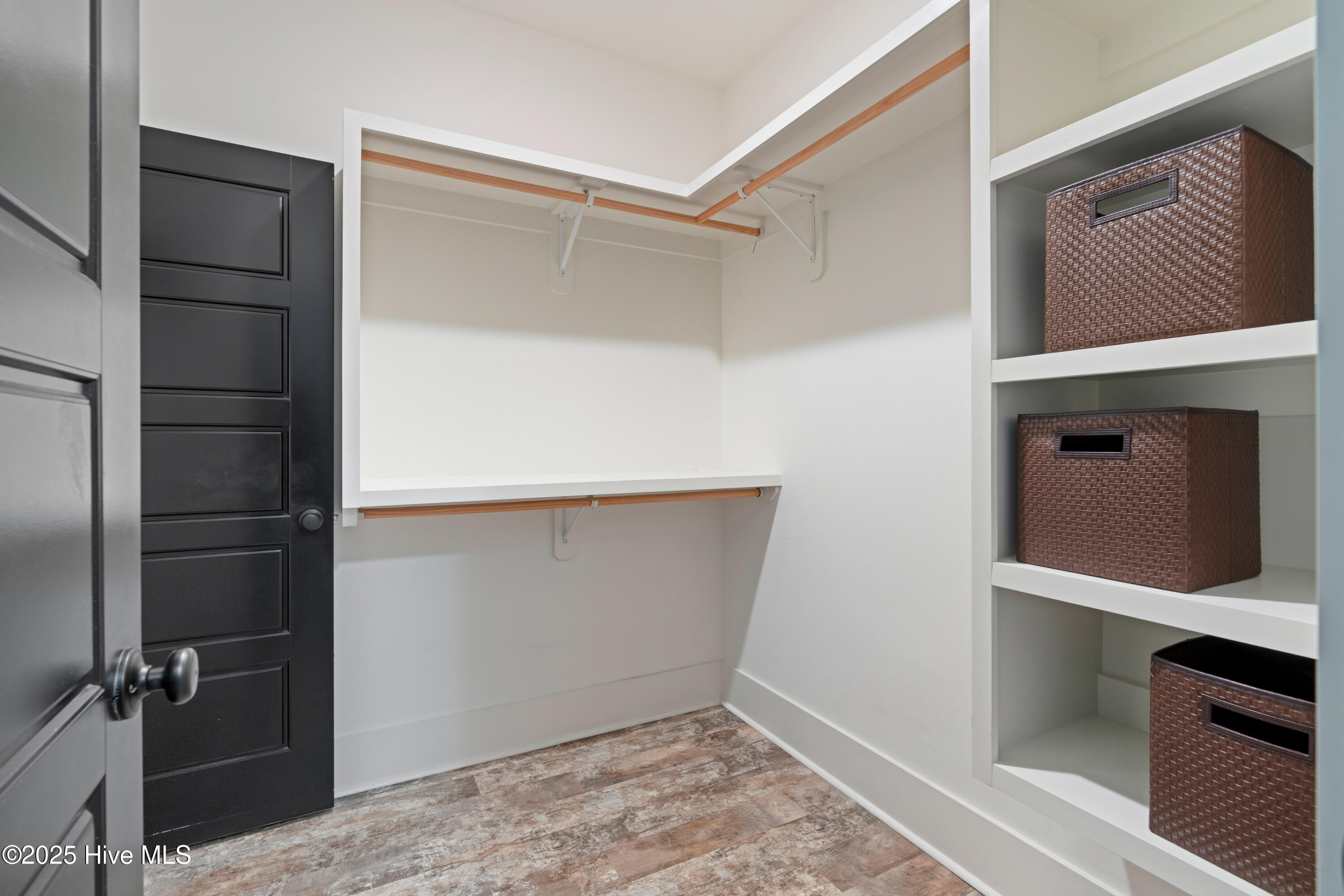 100543866 | Photo 39