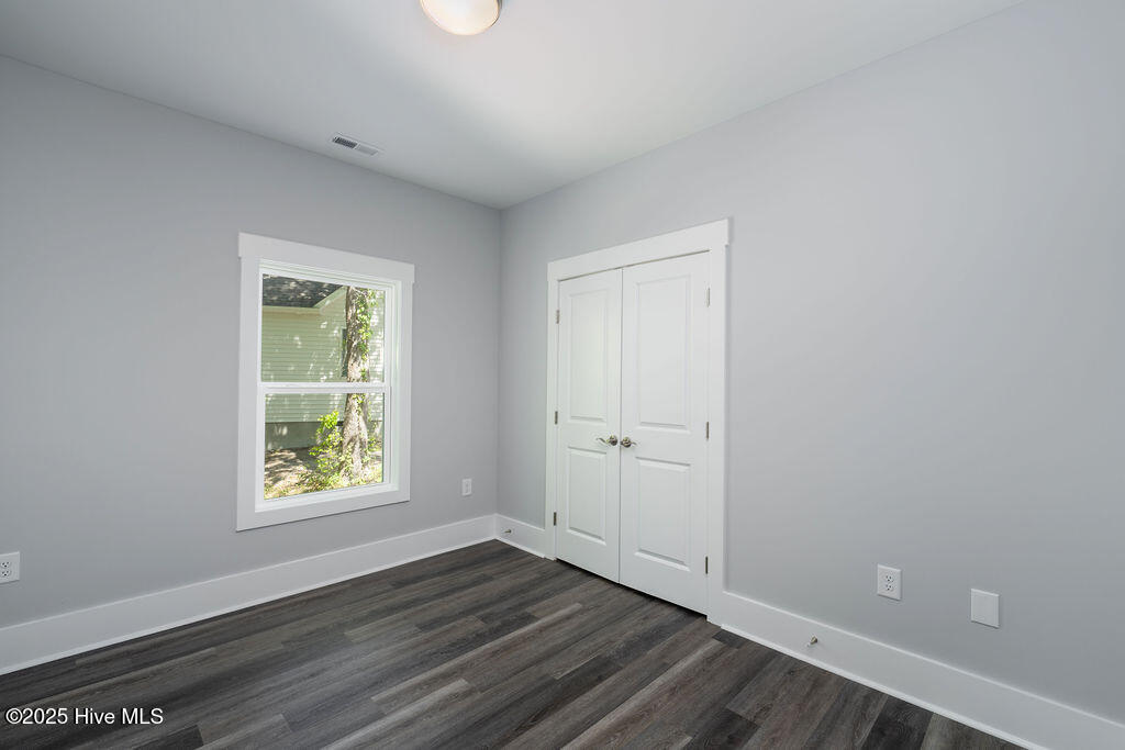 100560439 | Photo 26