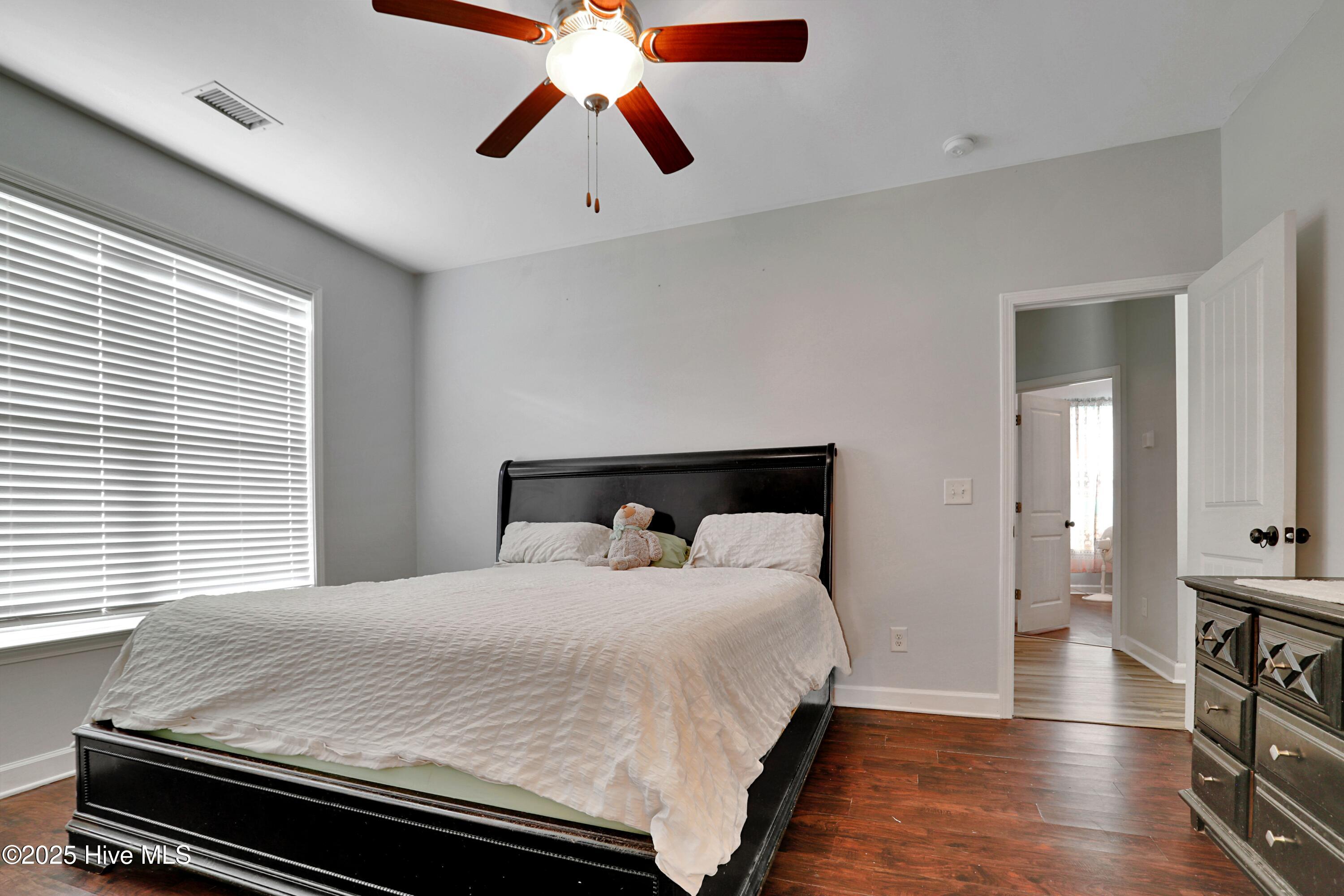 100525620 | Photo 14