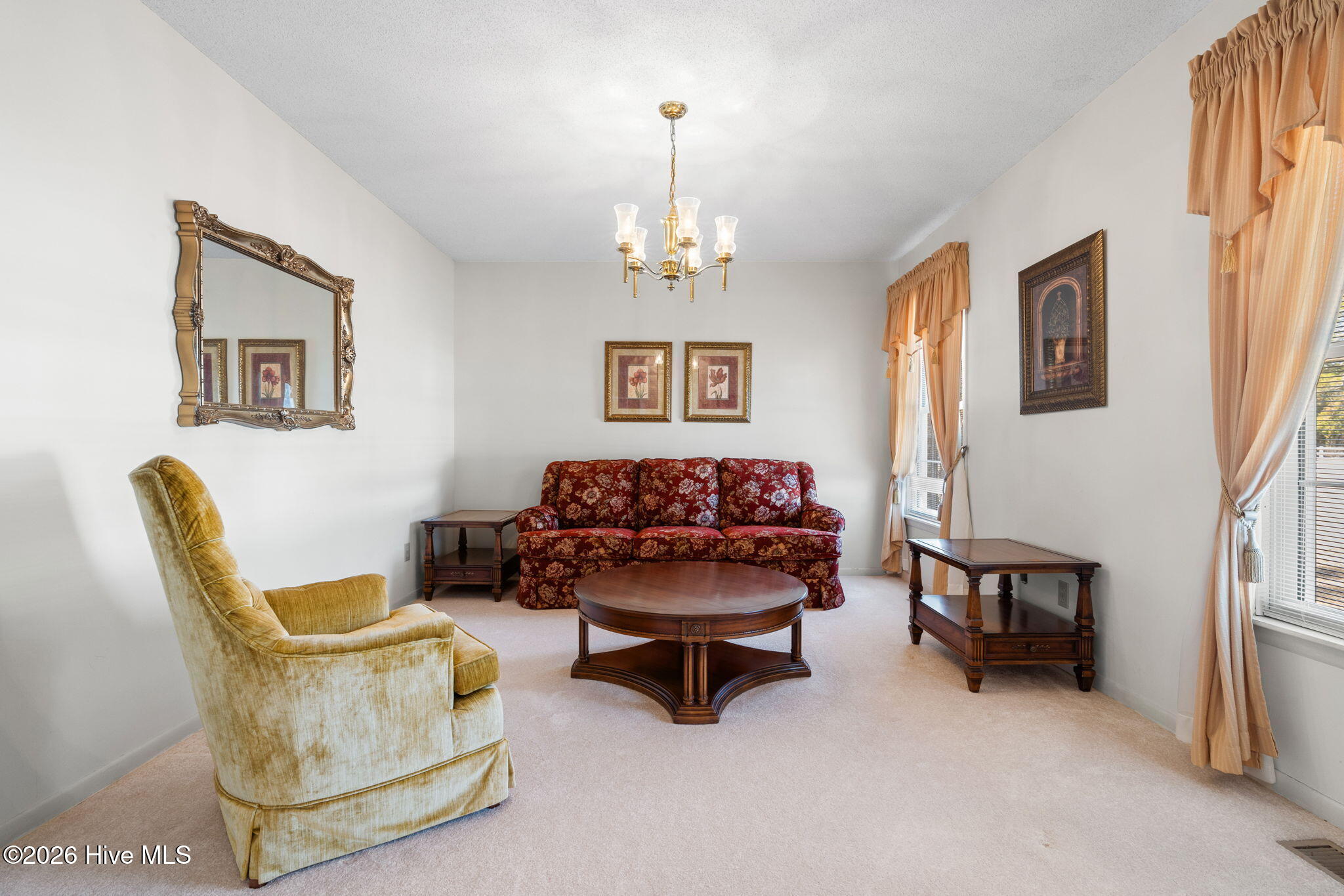 100554530 | Photo 12