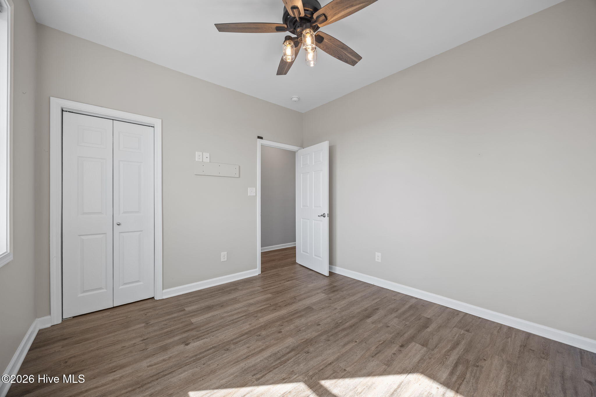 100562529 | Photo 37