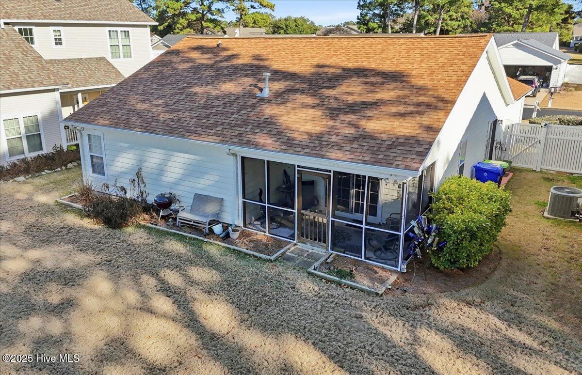 100547110 | Photo 43