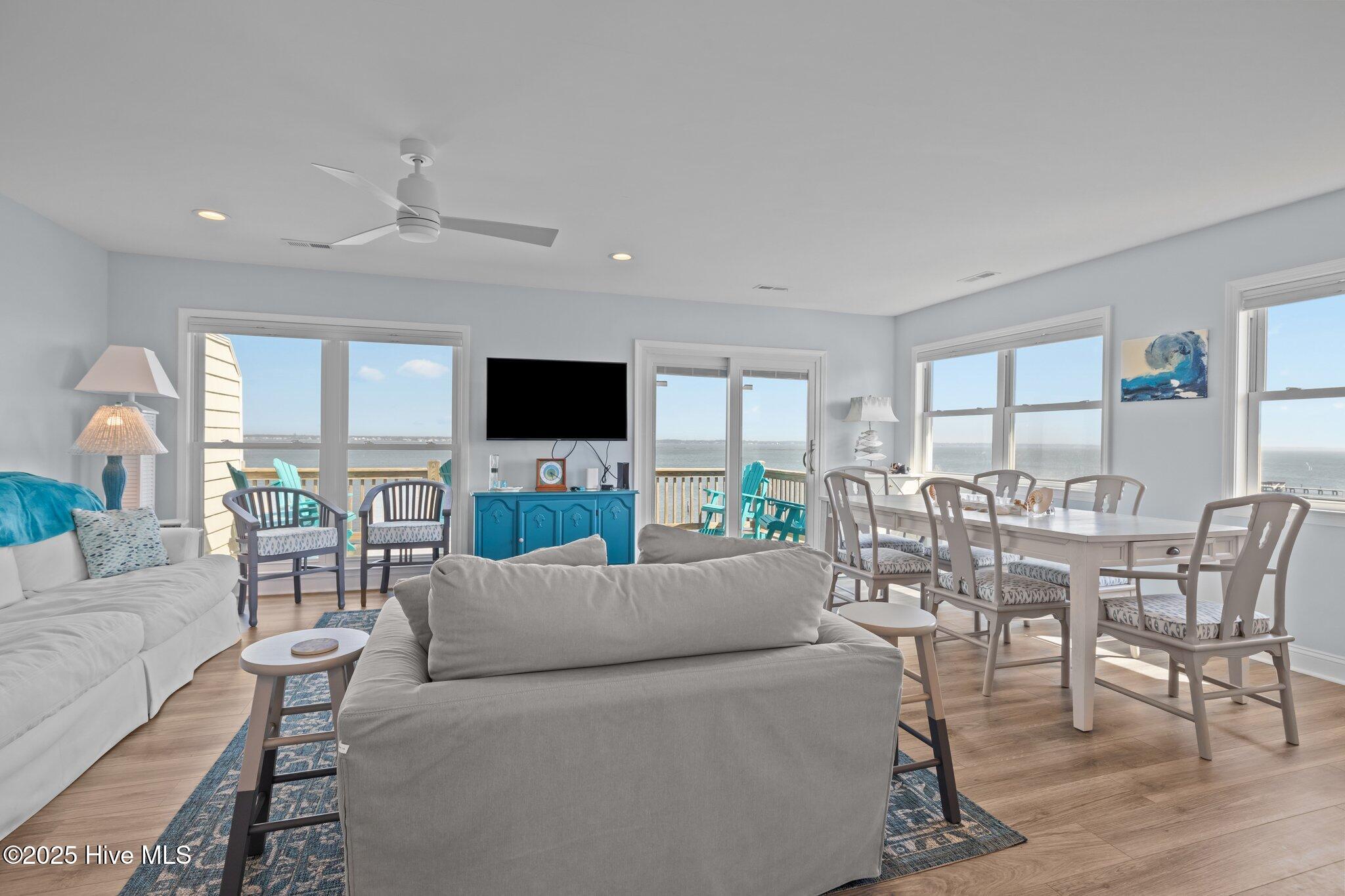 100506049 | Photo 30