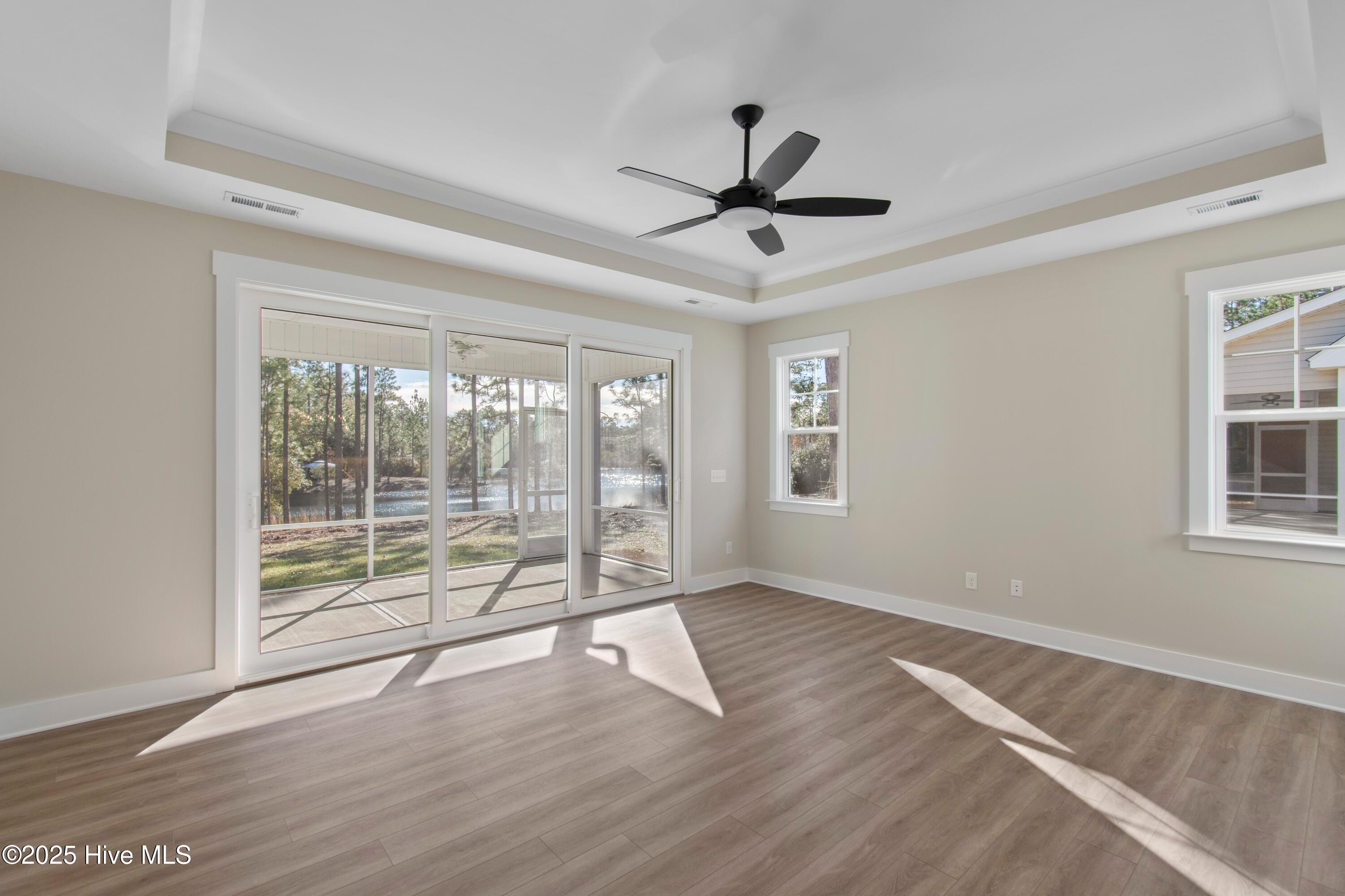 100520444 | Photo 29