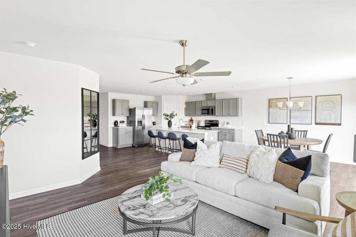 100525097 | Photo 11