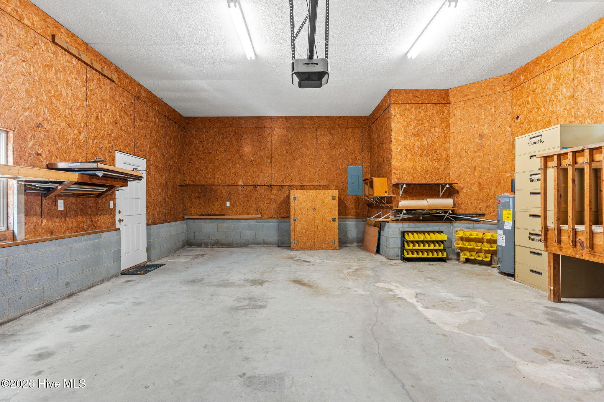 100548556 | Photo 42