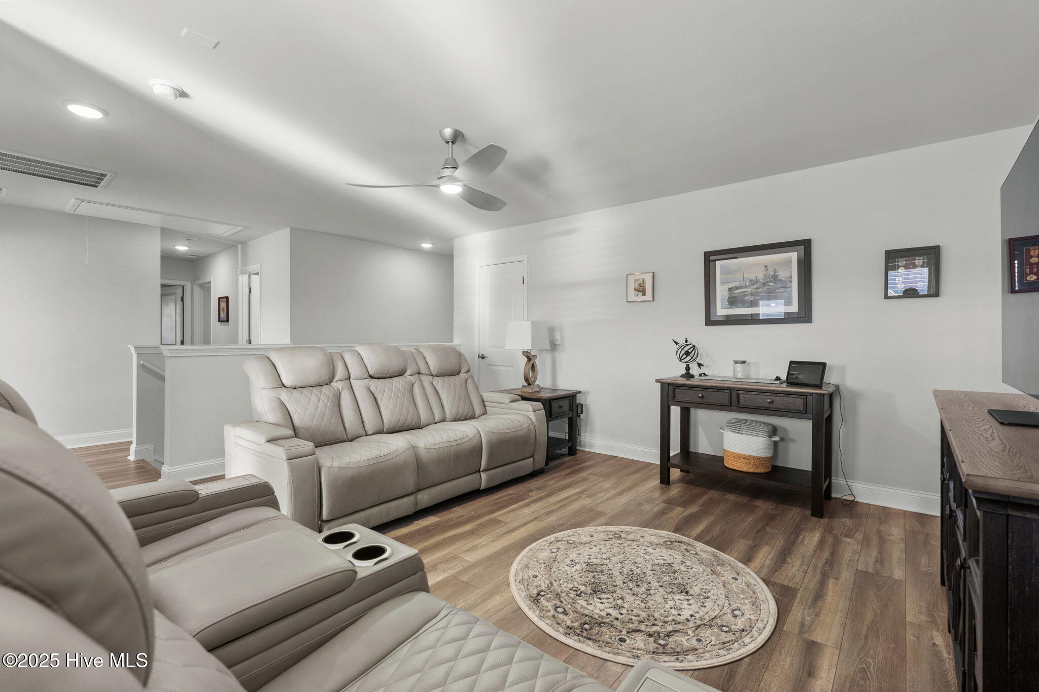 100540818 | Photo 28