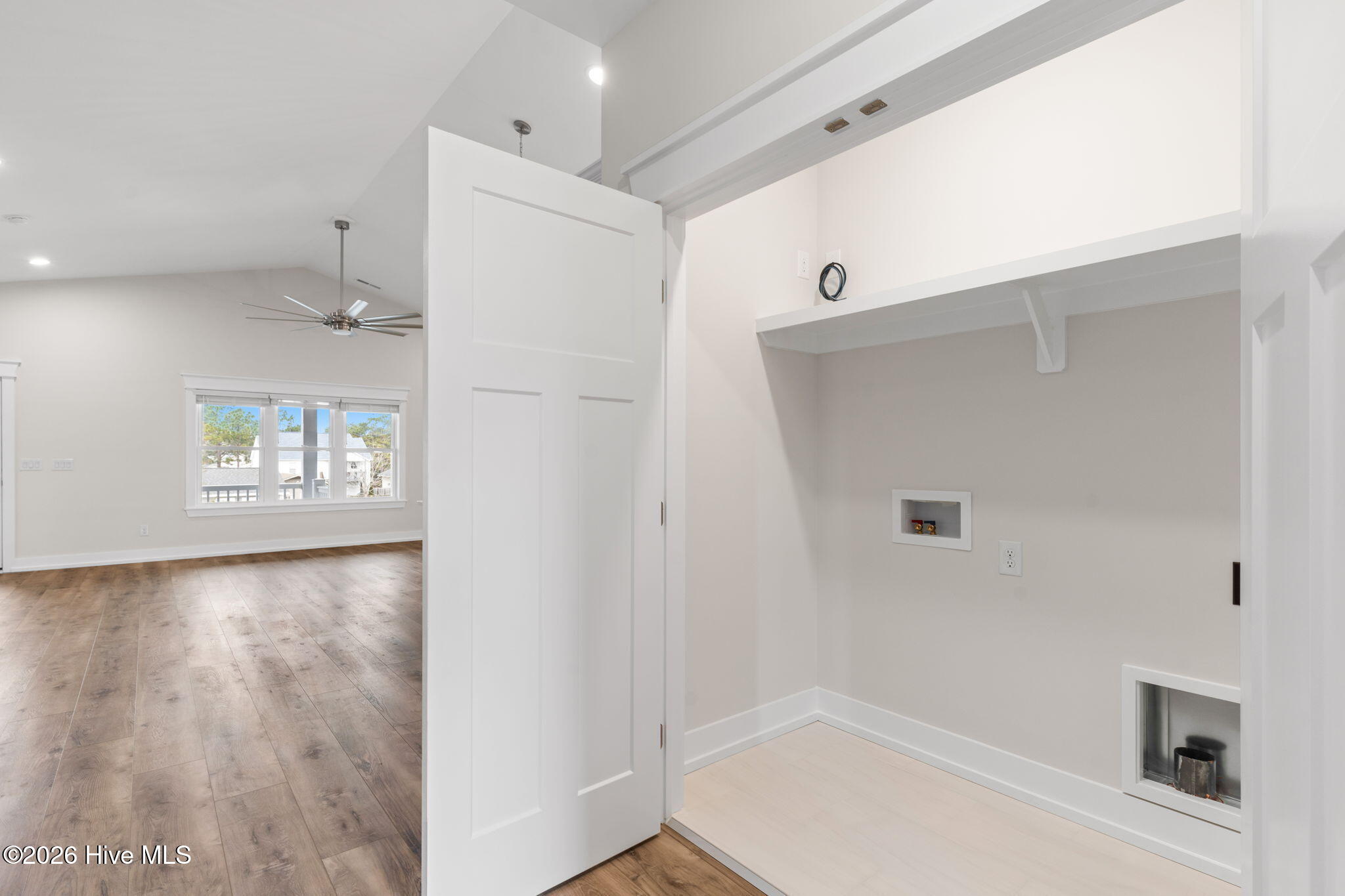 100541241 | Photo 21