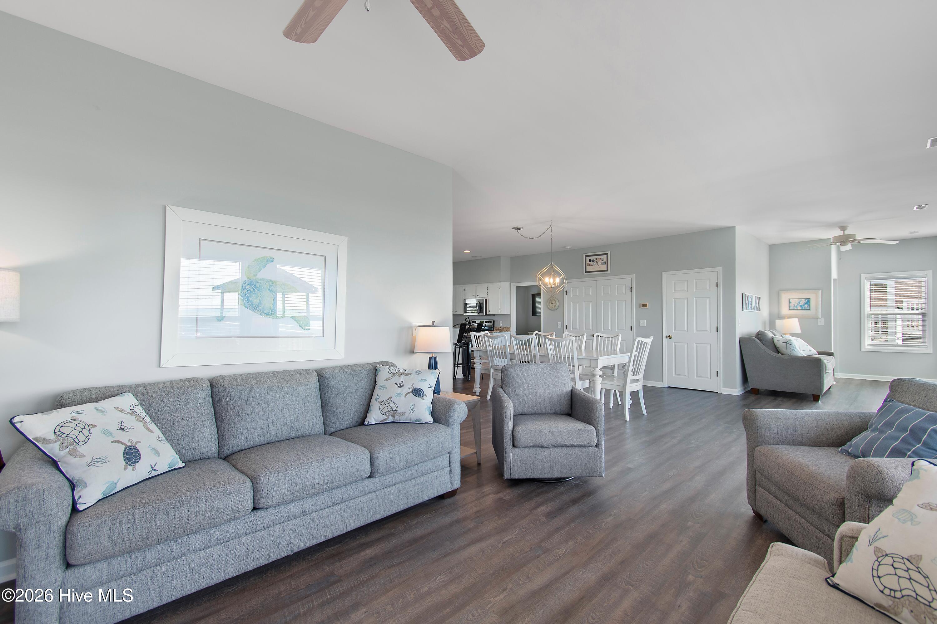 100566525 | Photo 14