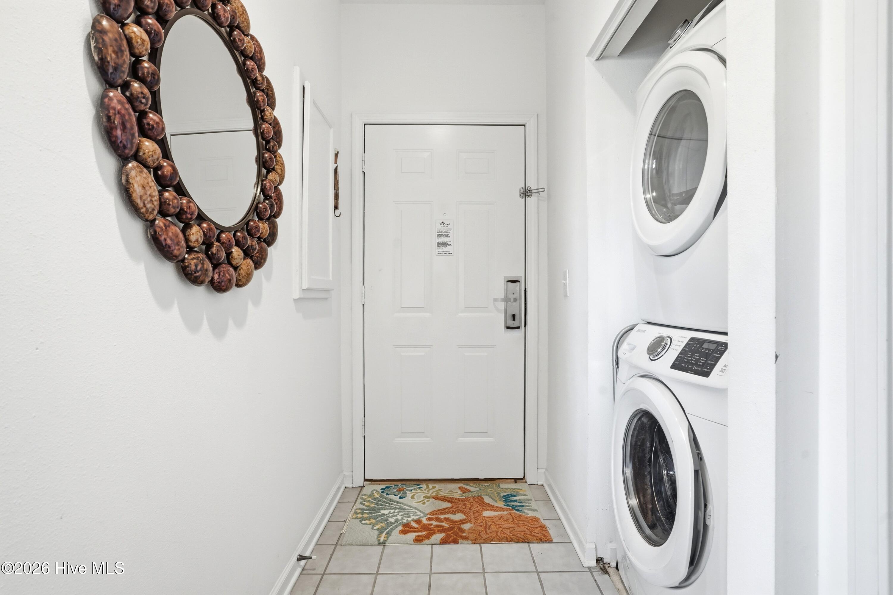 100561892 | Photo 32