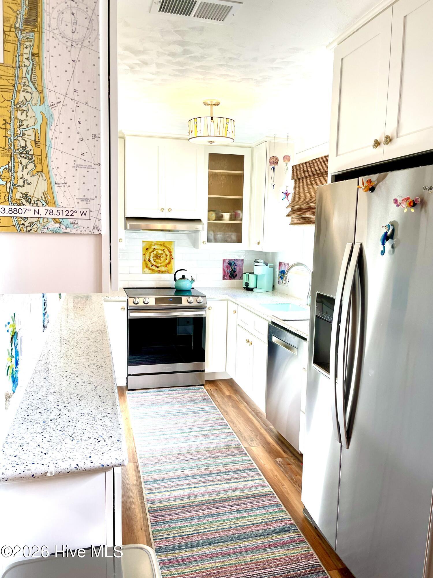 100552615 | Photo 13