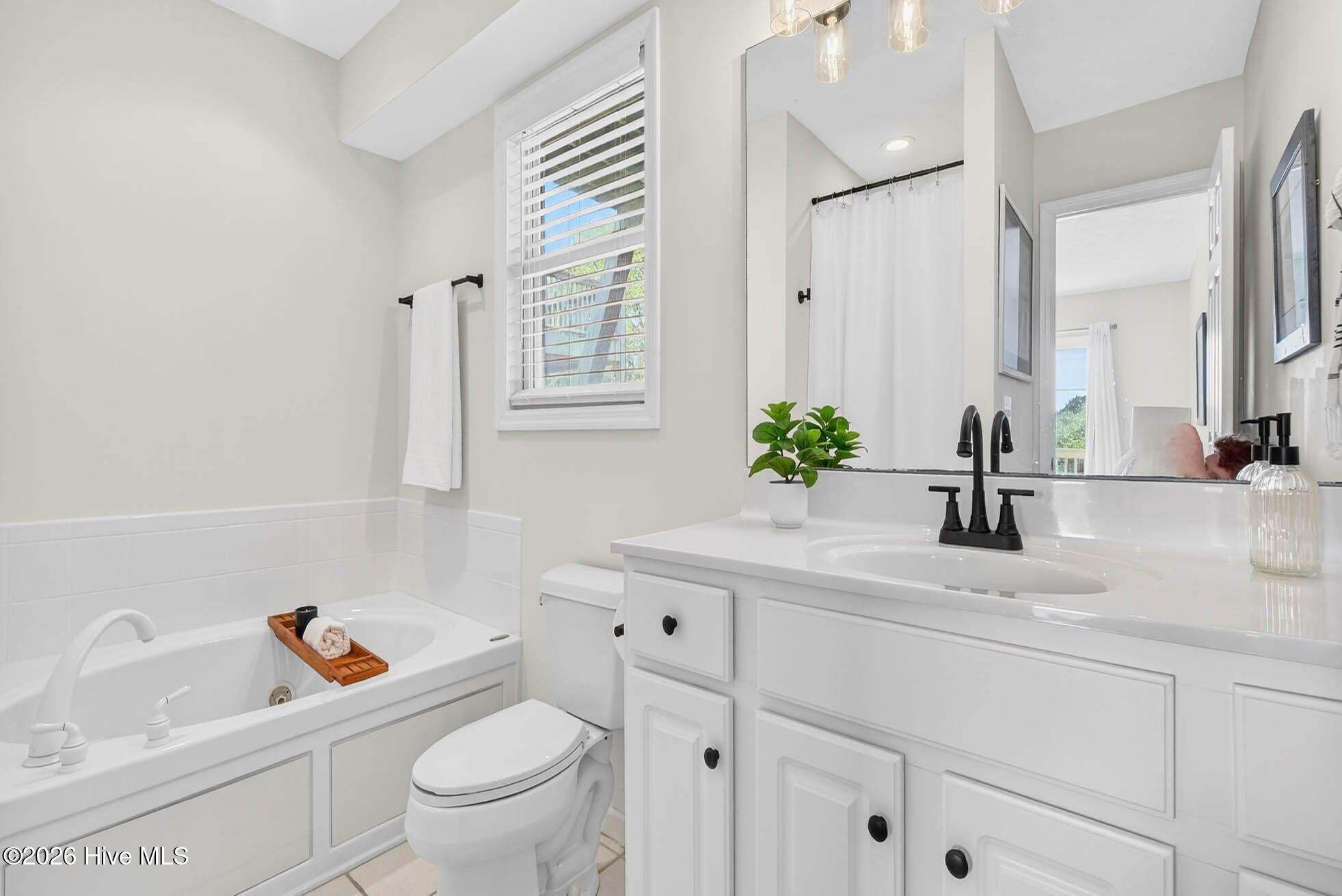 100564791 | Photo 17