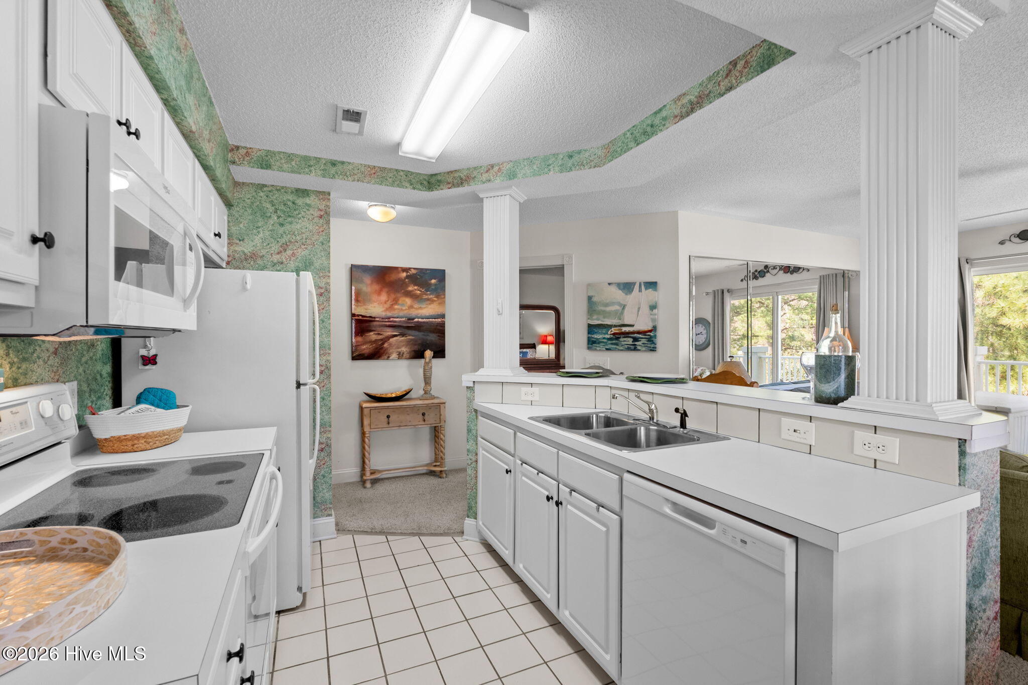 100558882 | Photo 13