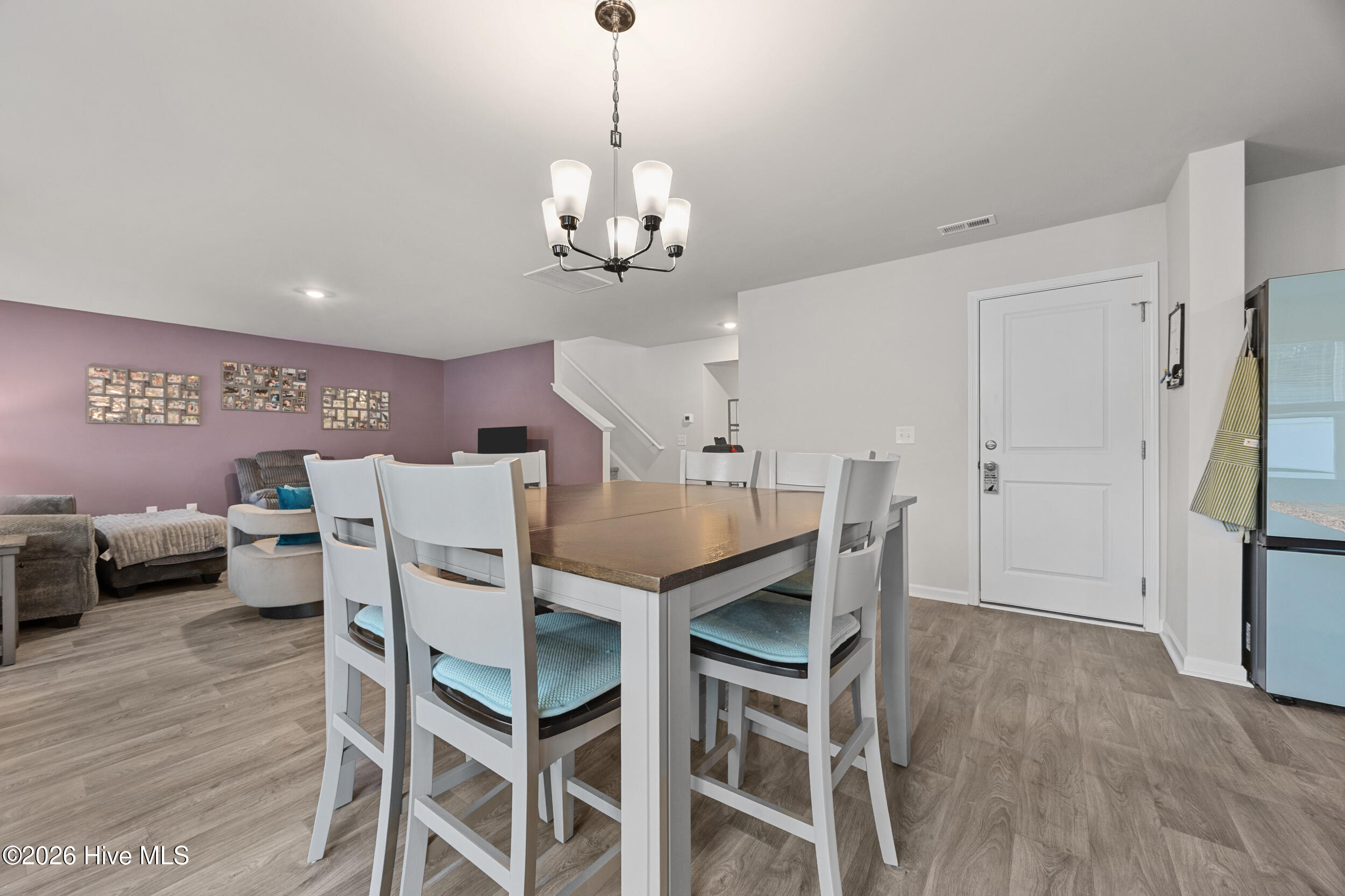 100561972 | Photo 13