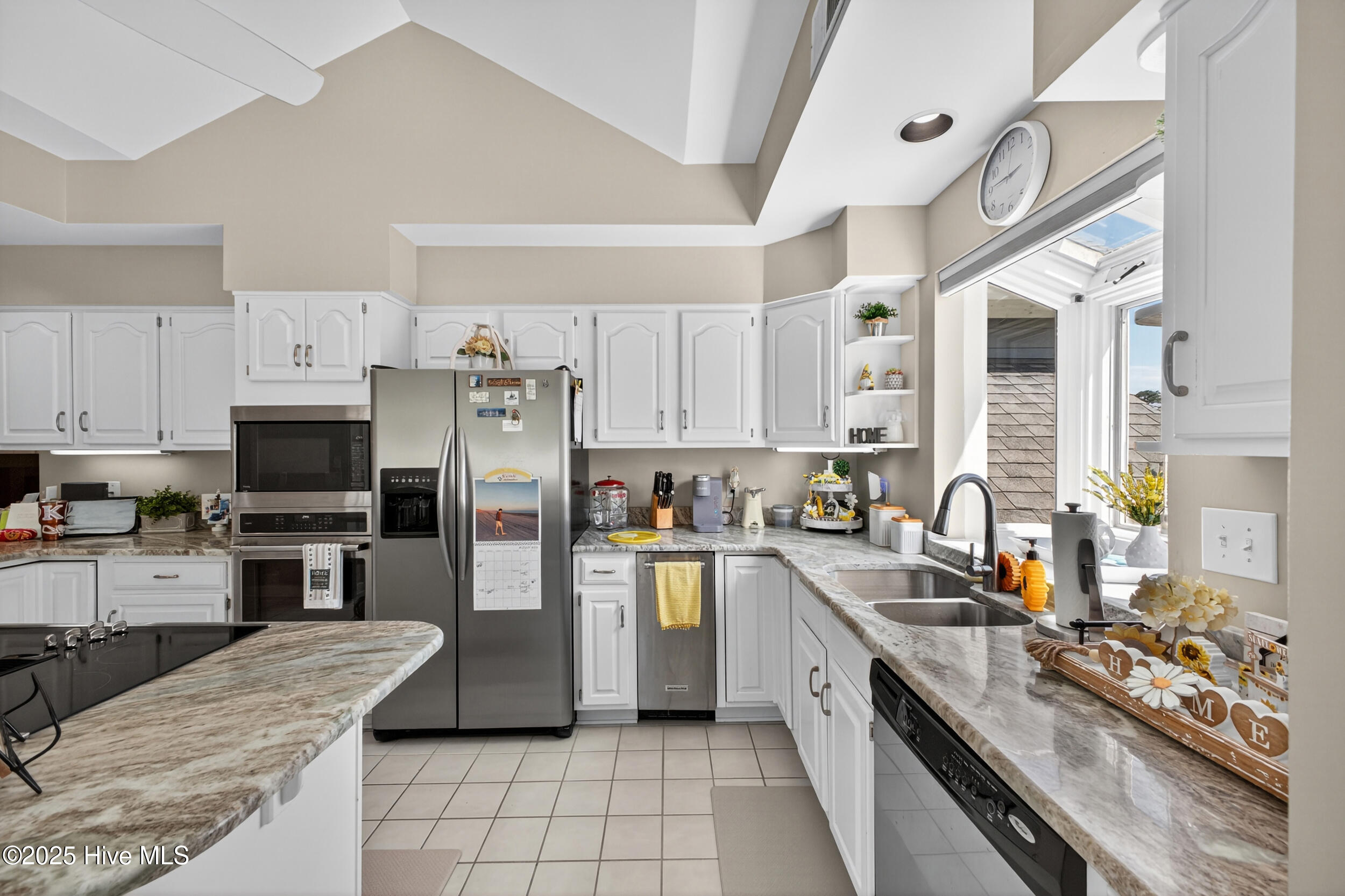 100528794 | Photo 27