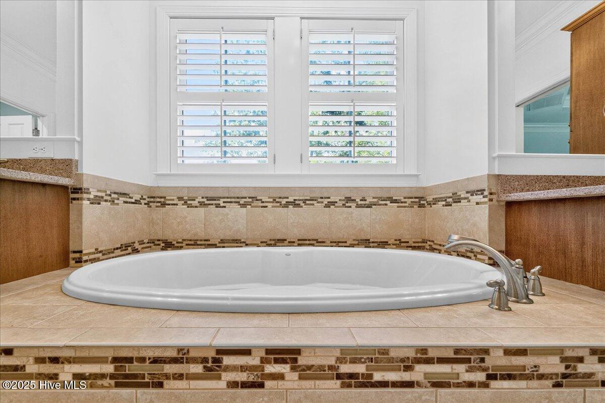 100530604 | Photo 51