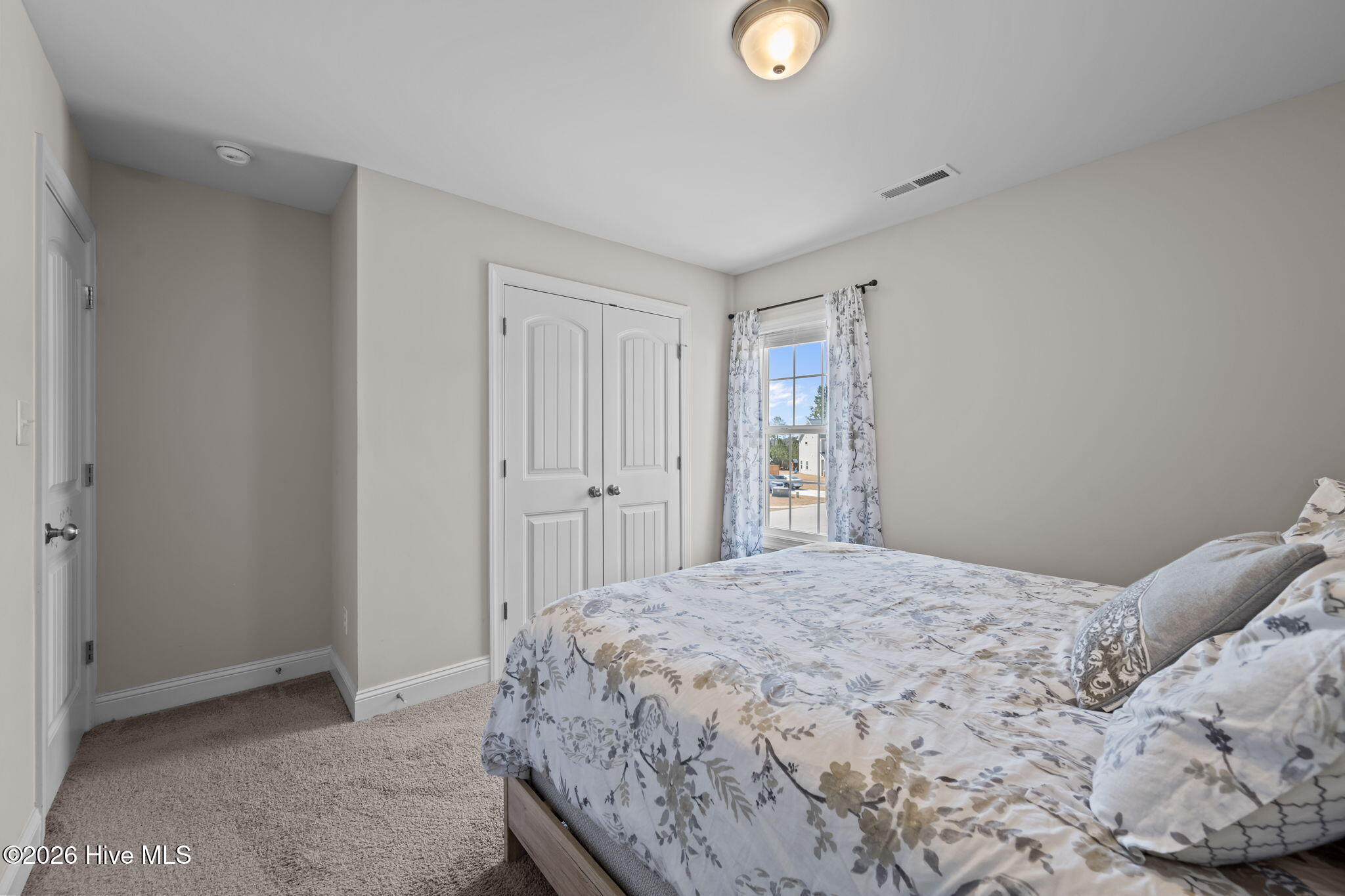 100557396 | Photo 33