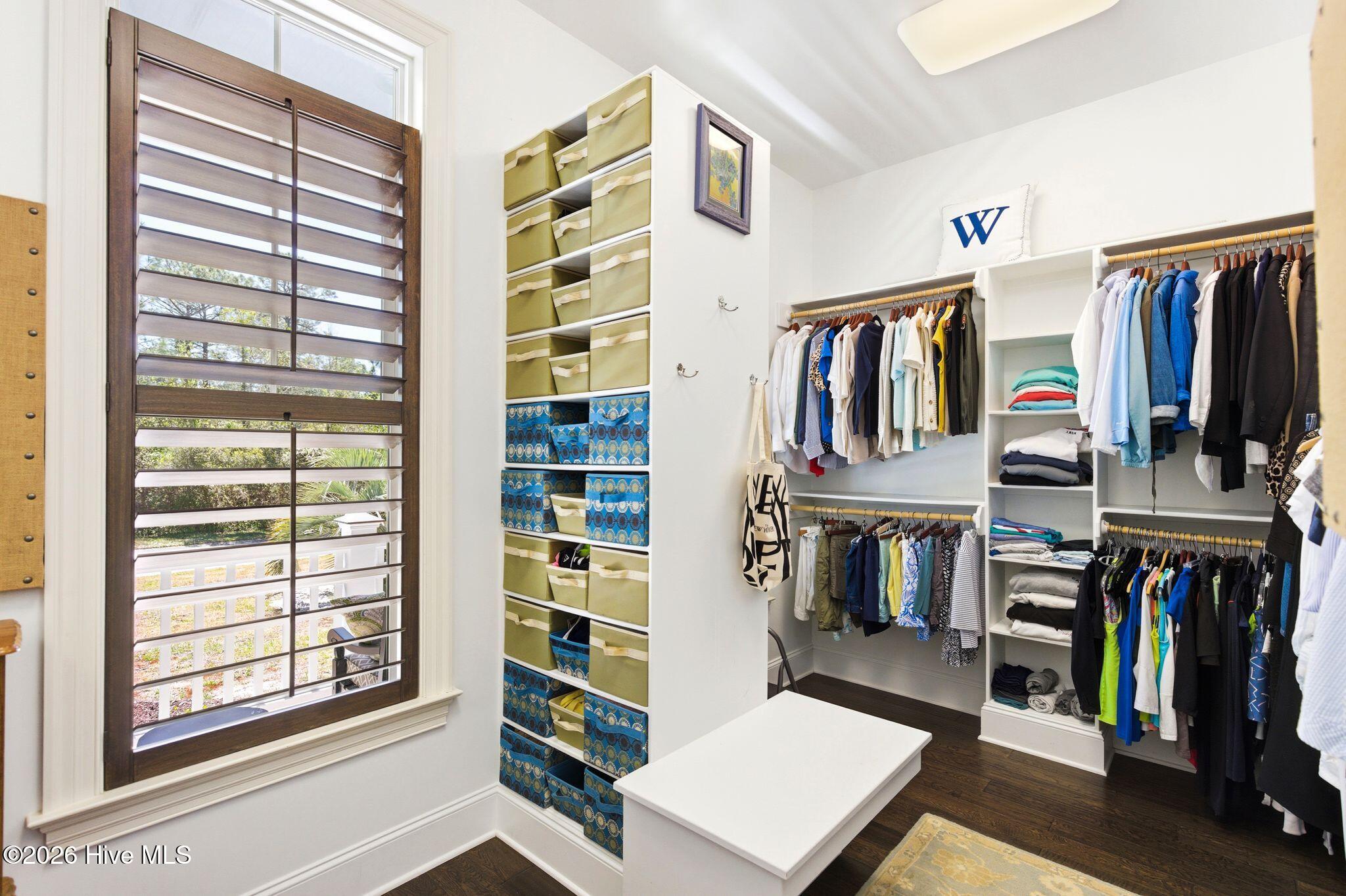 100566921 | Photo 40