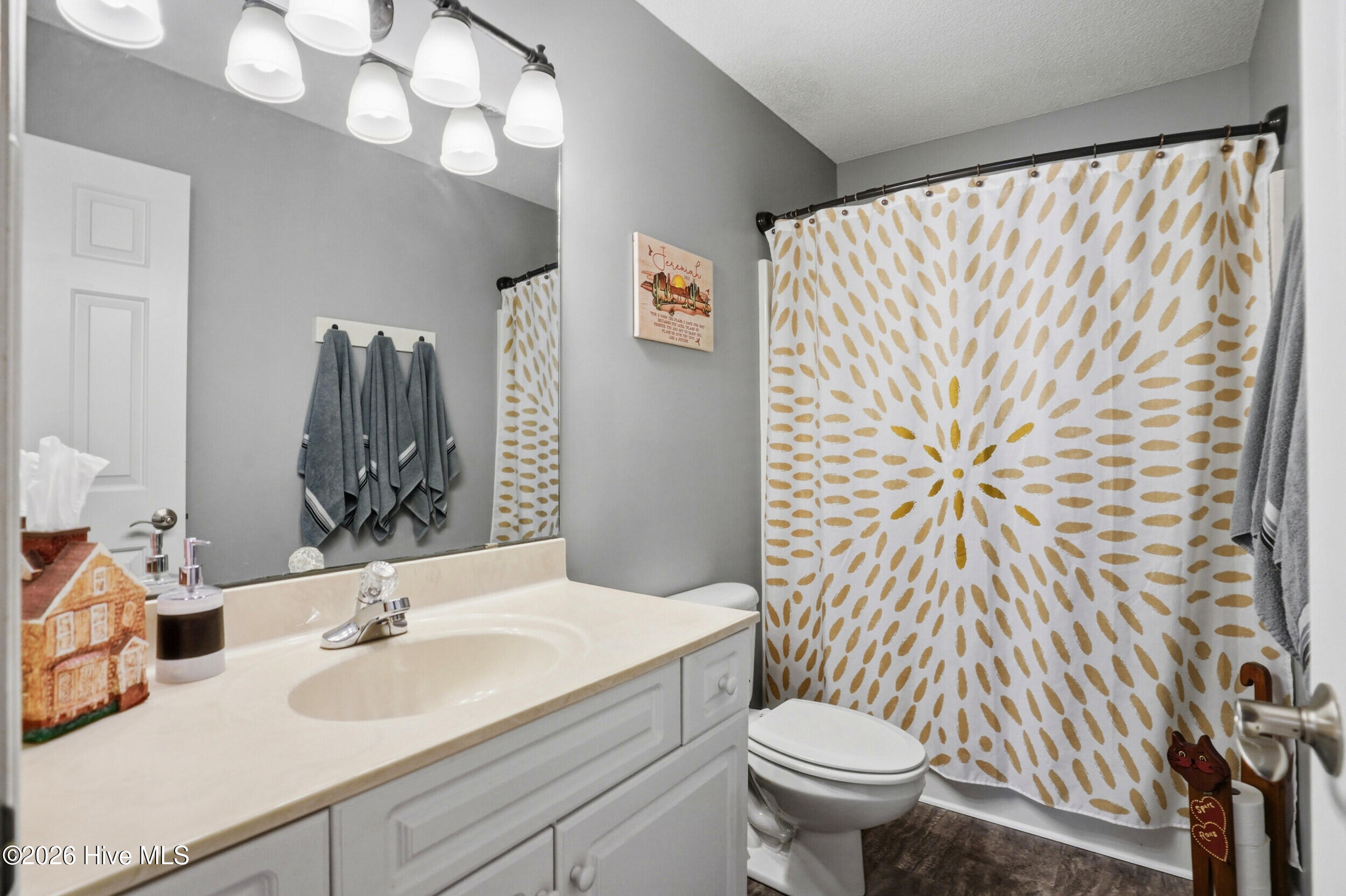 100551882 | Photo 27