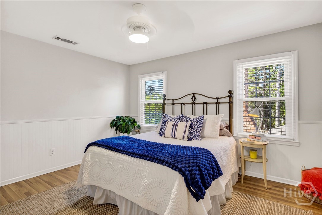 middle bedroom
