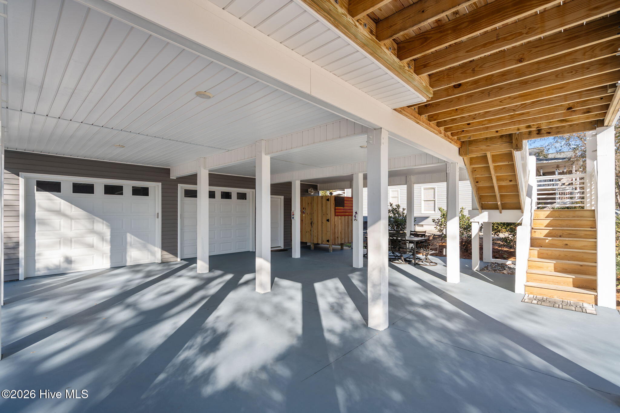 100546966 | Photo 44