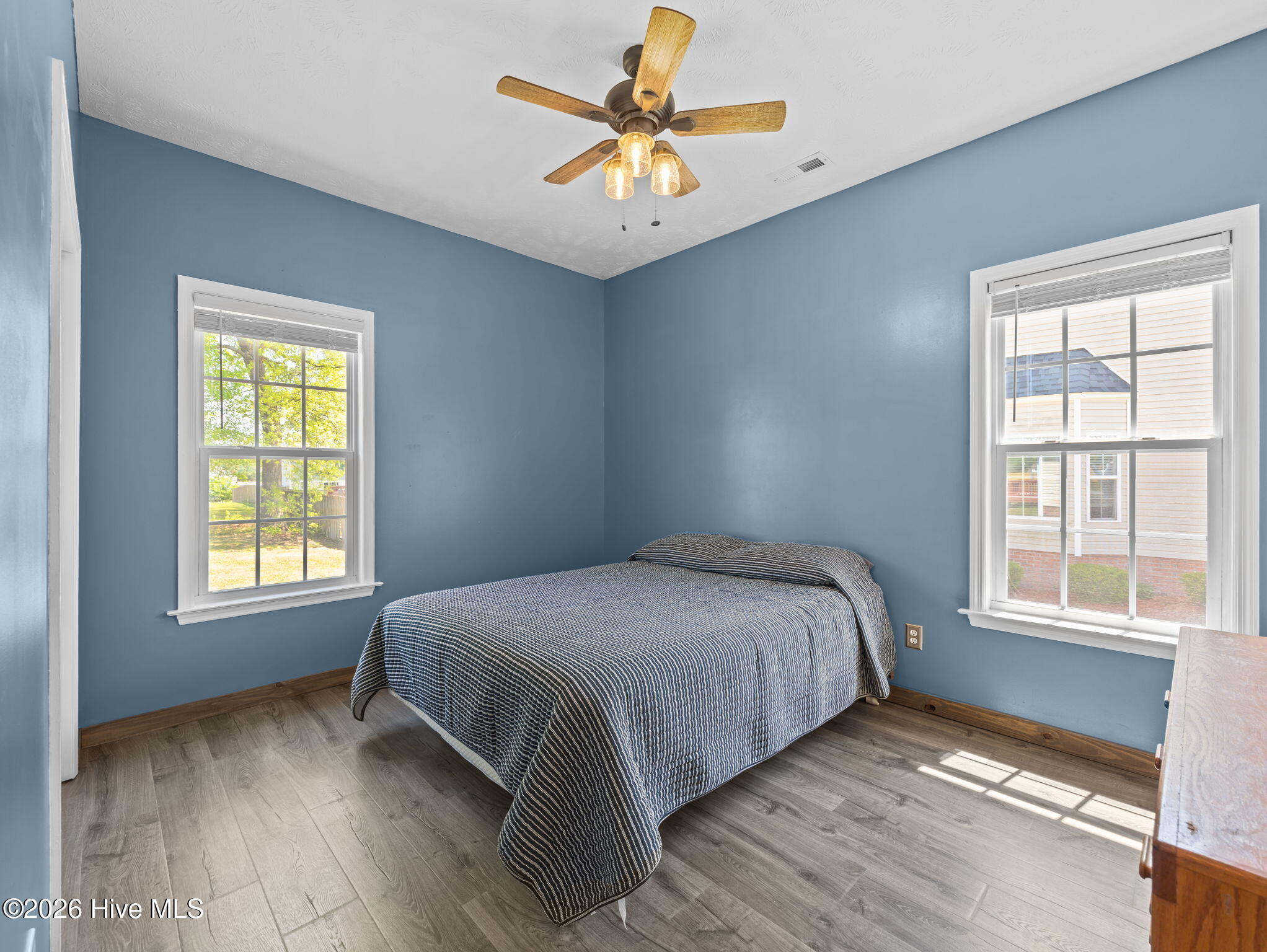 100567652 | Photo 33