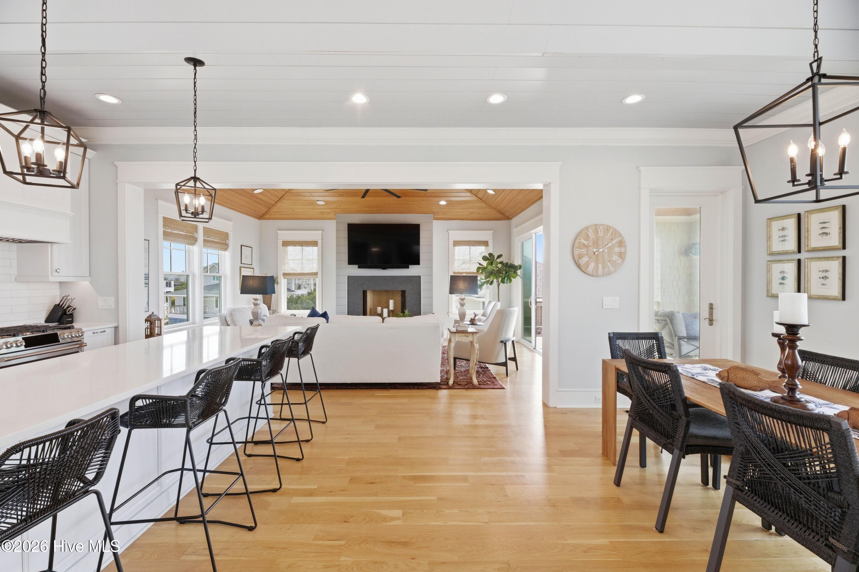 100564328 | Photo 14