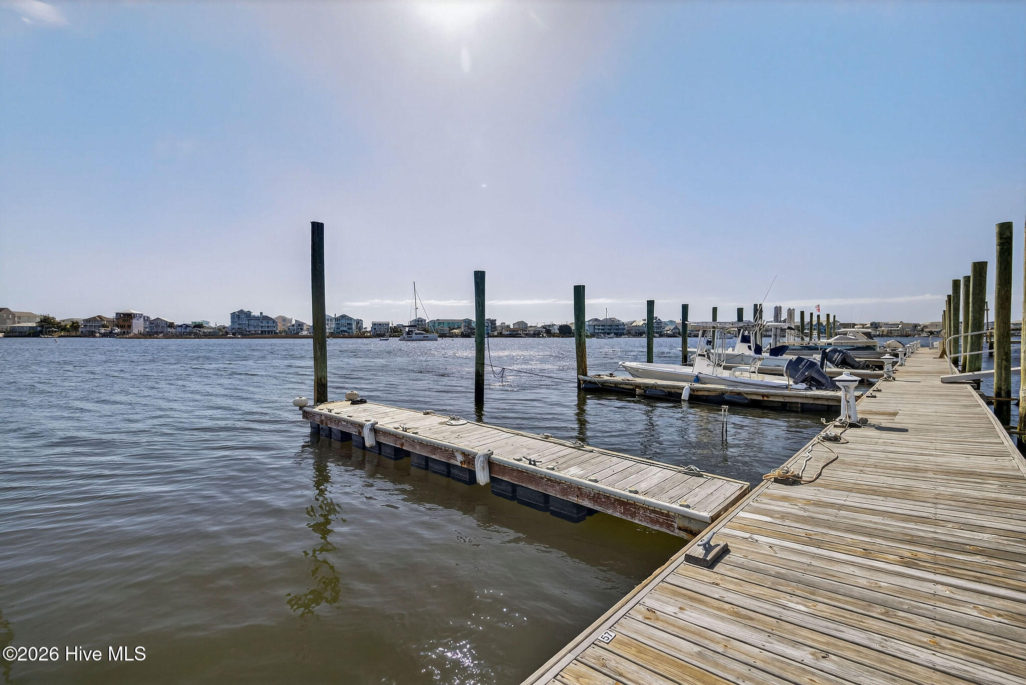 100564348 | Photo 44