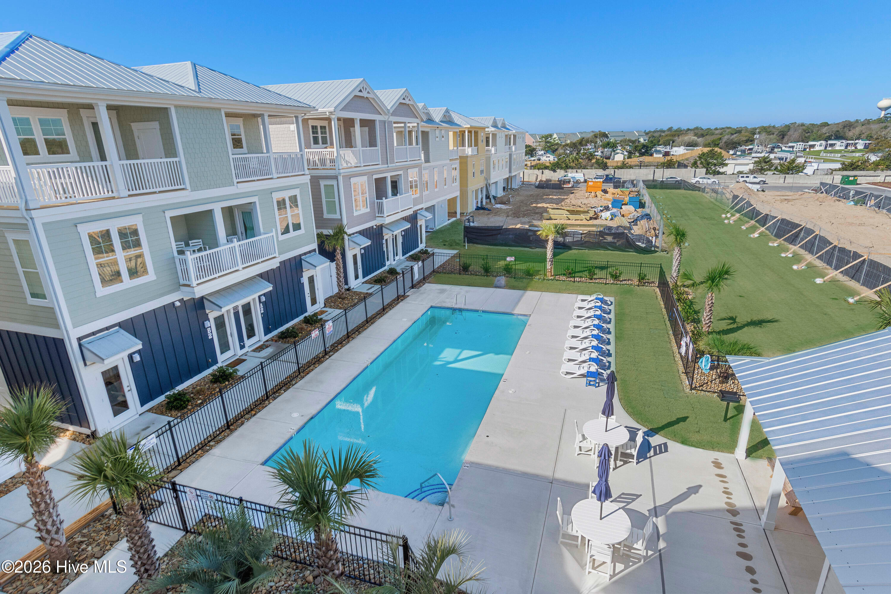 100565298 | Photo 18