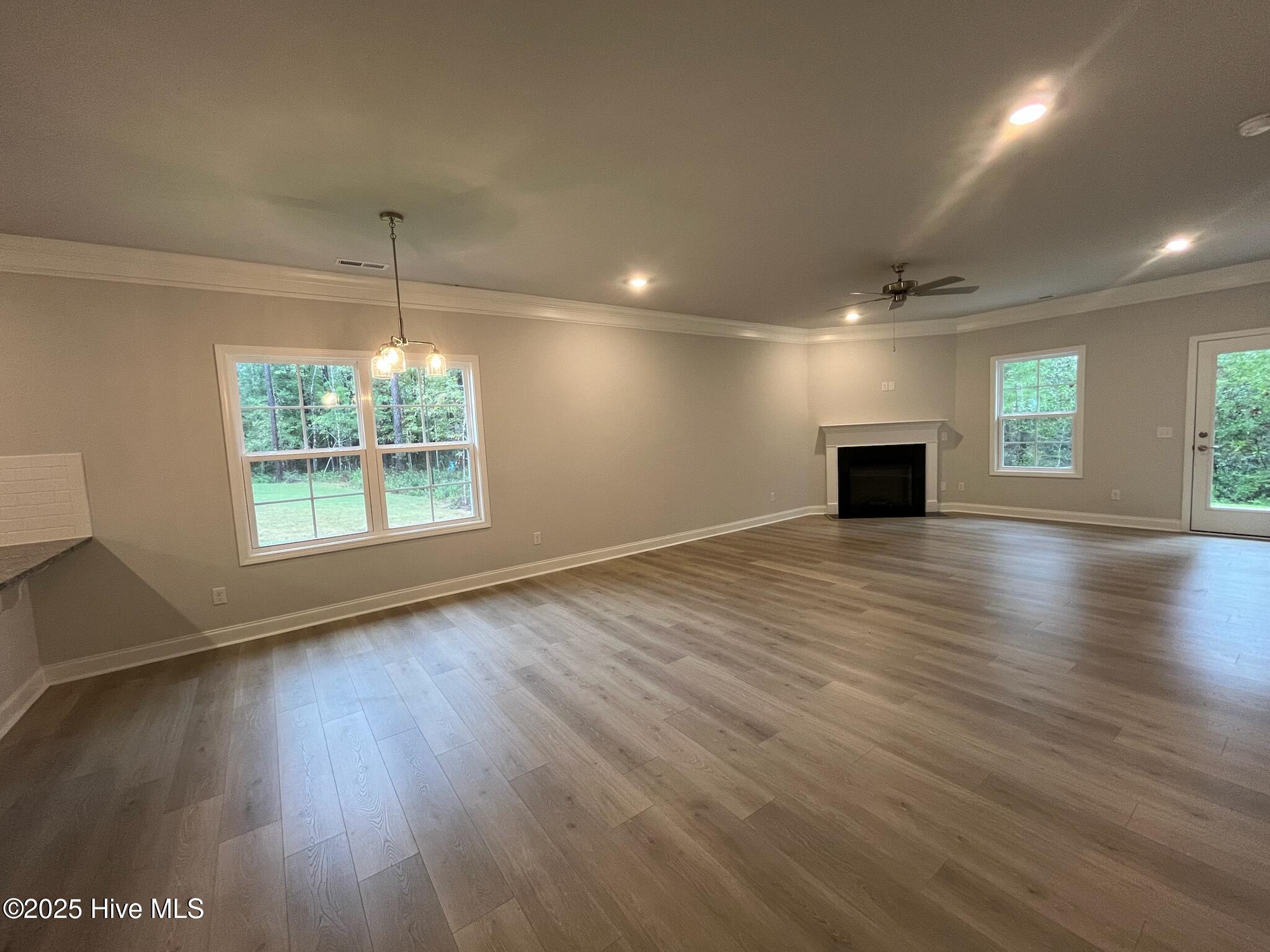 100420978 | Photo 15