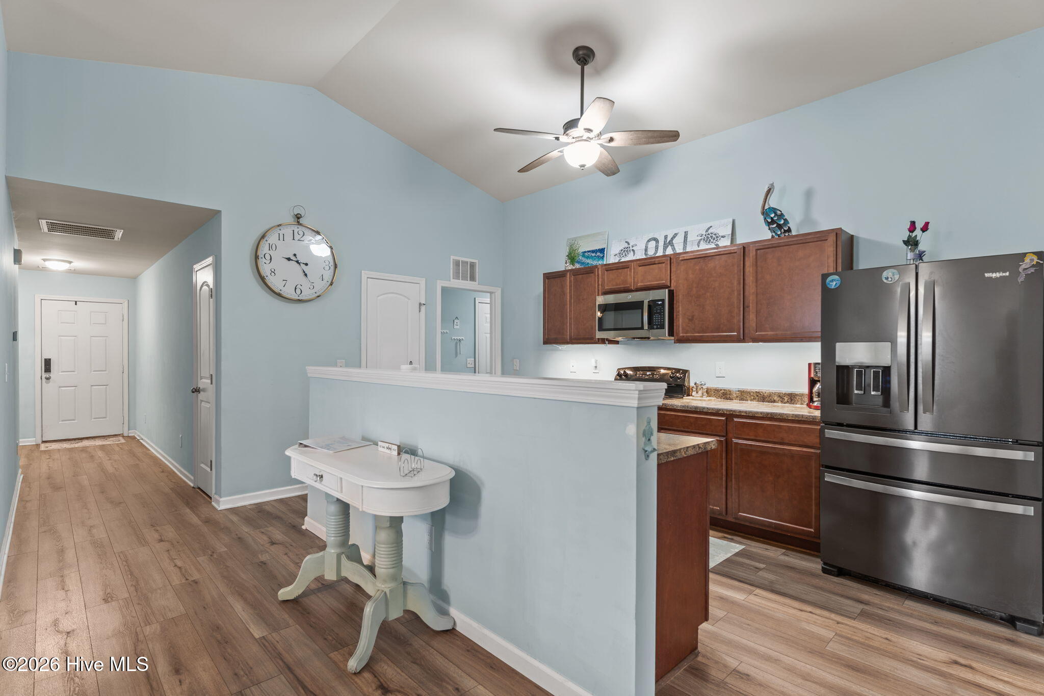 100564480 | Photo 16