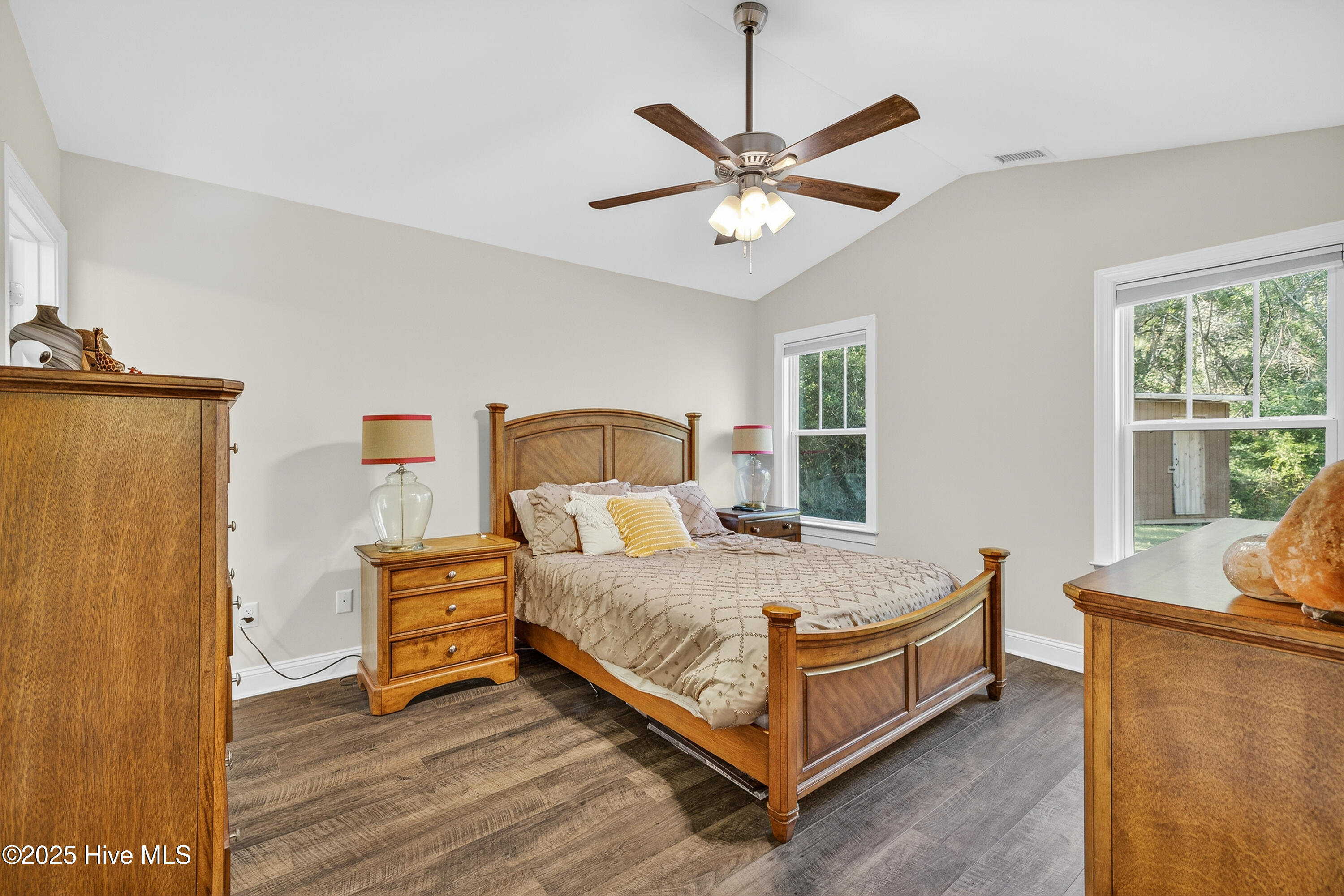 100536711 | Photo 18