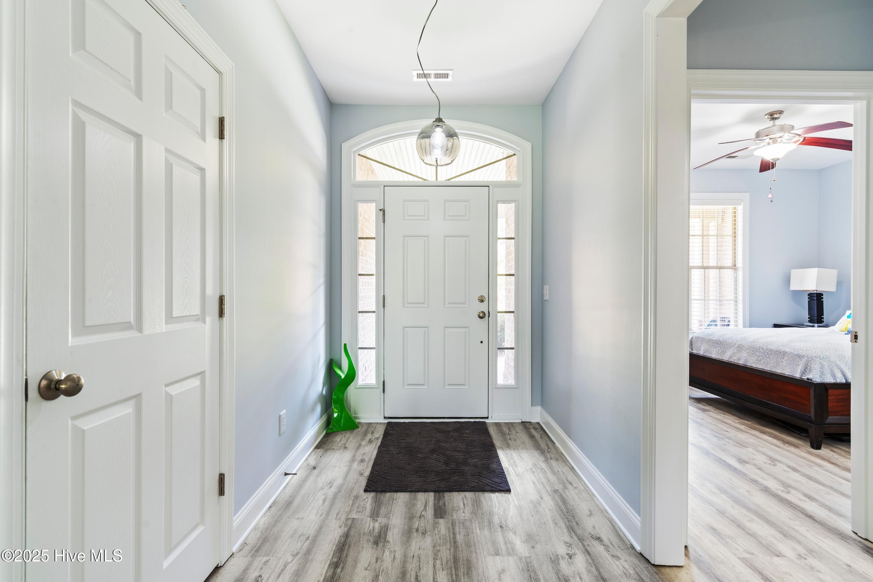 100541104 | Photo 19