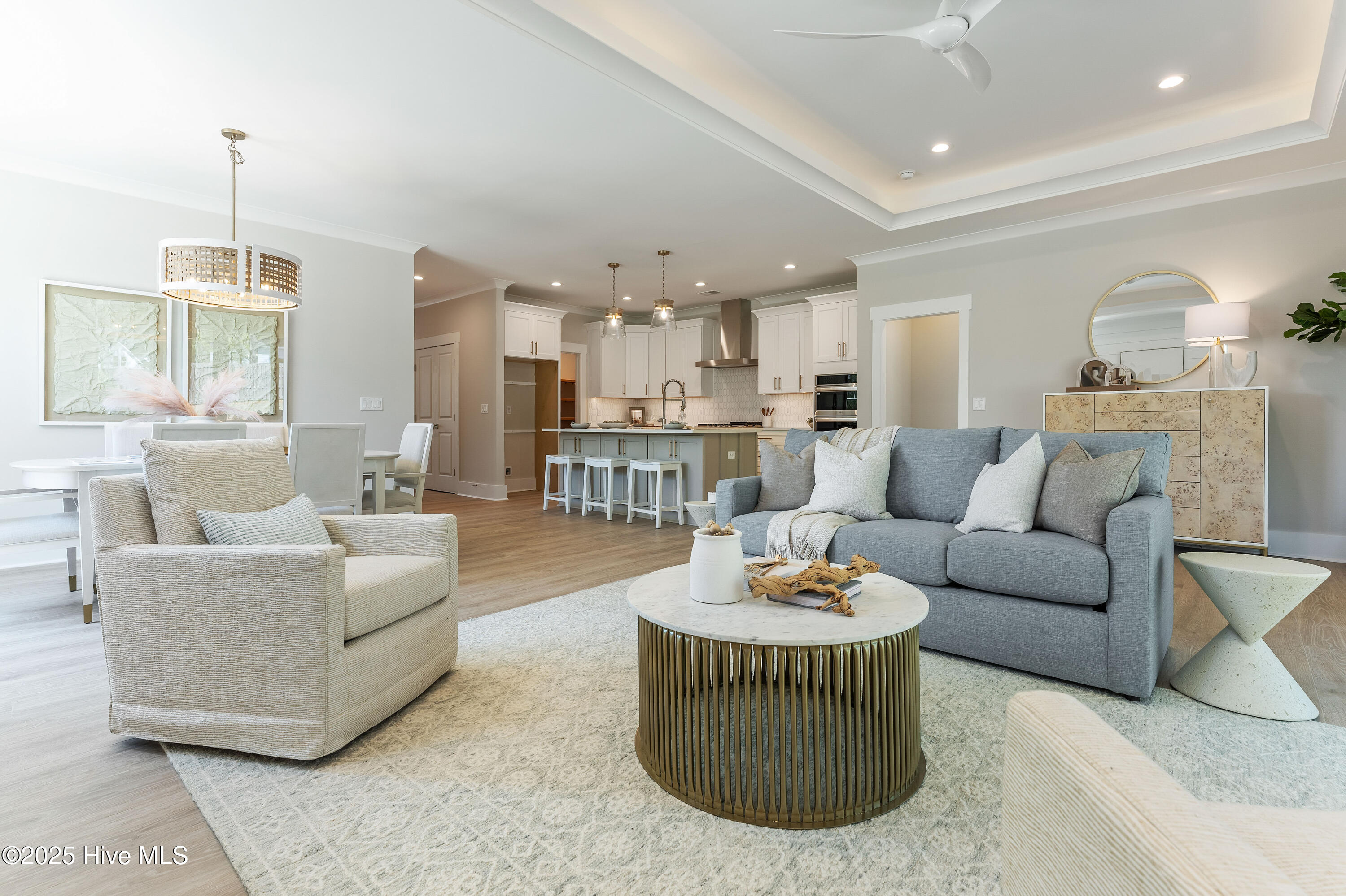 100547015 | Photo 27