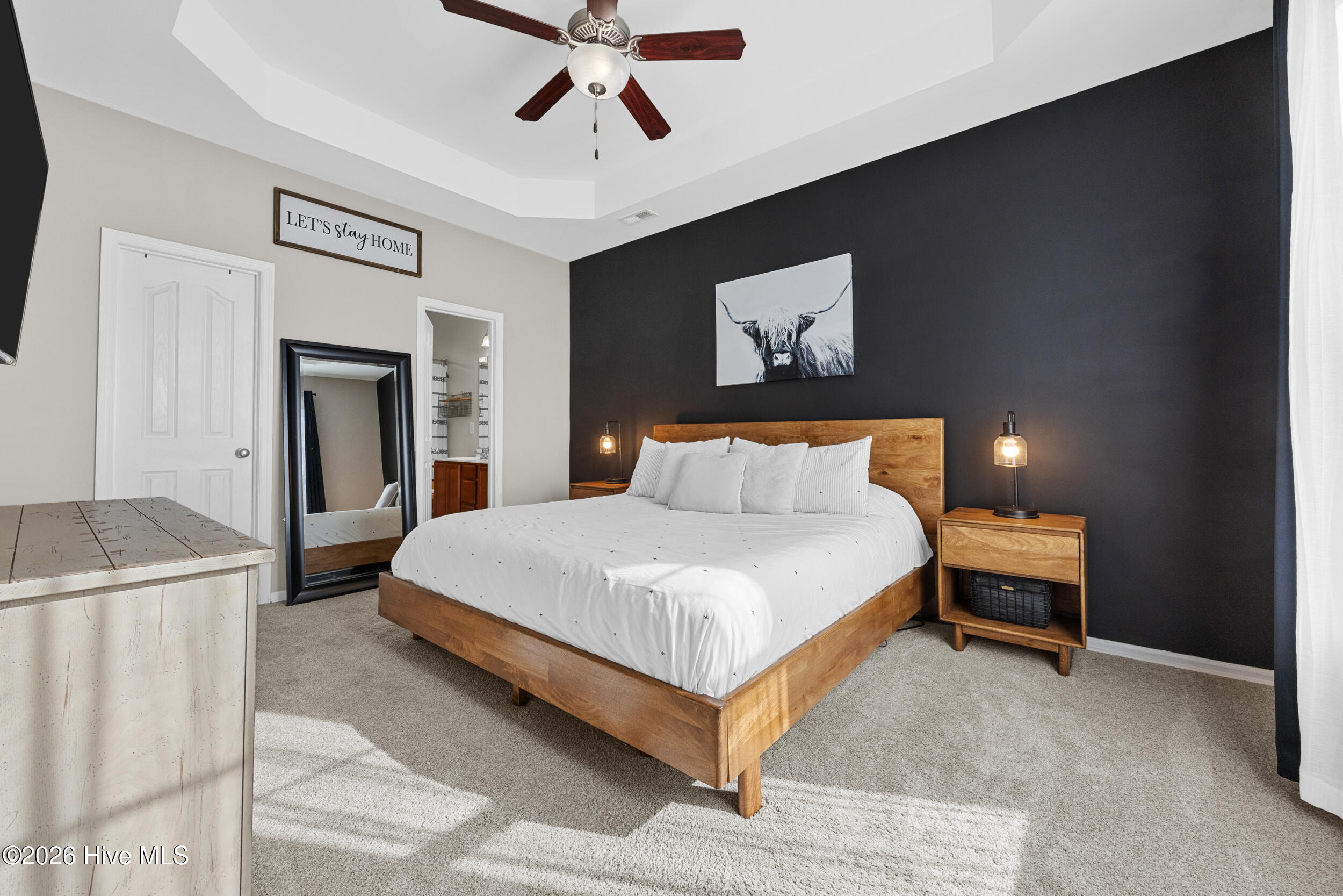 100567272 | Photo 23