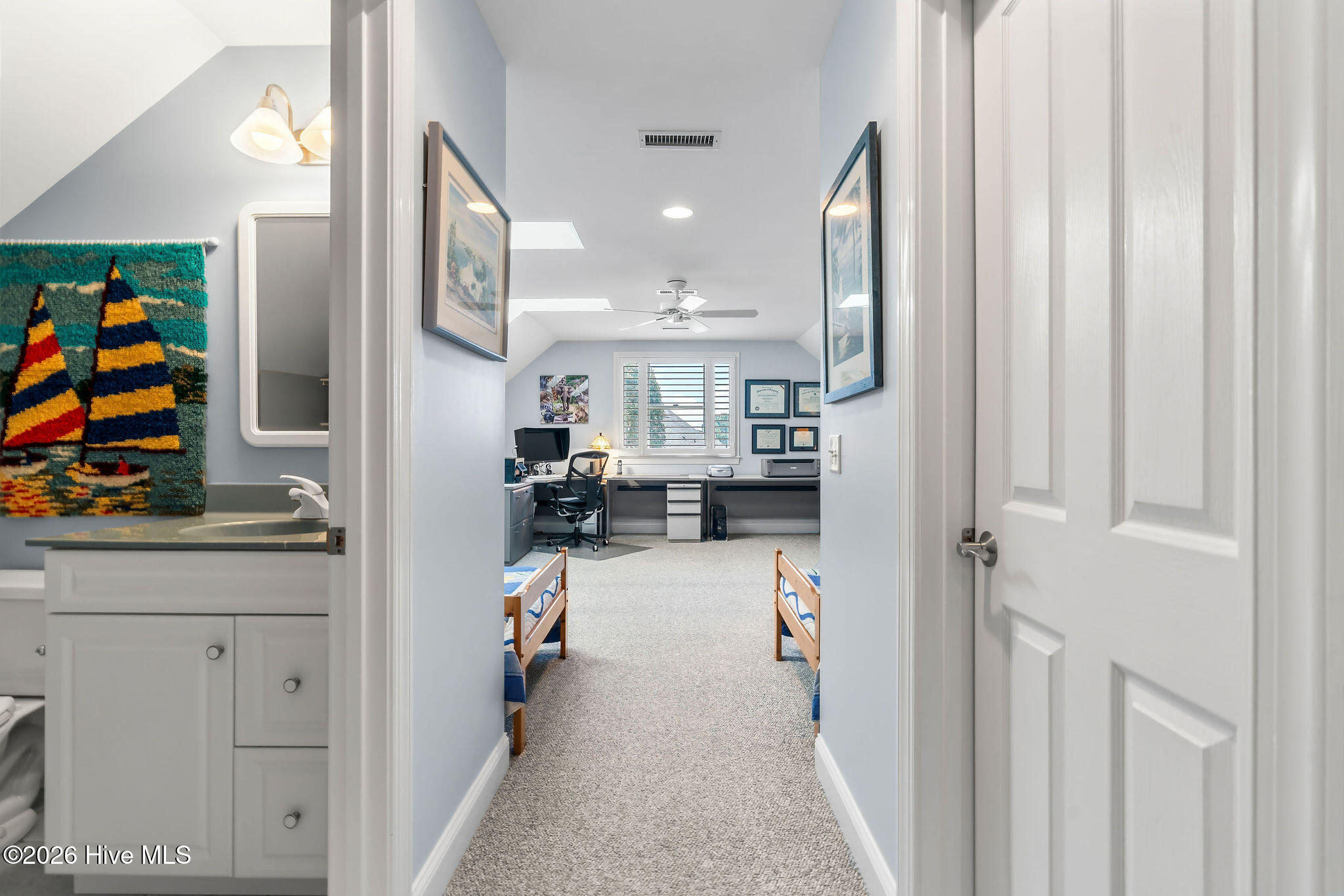 100548545 | Photo 54