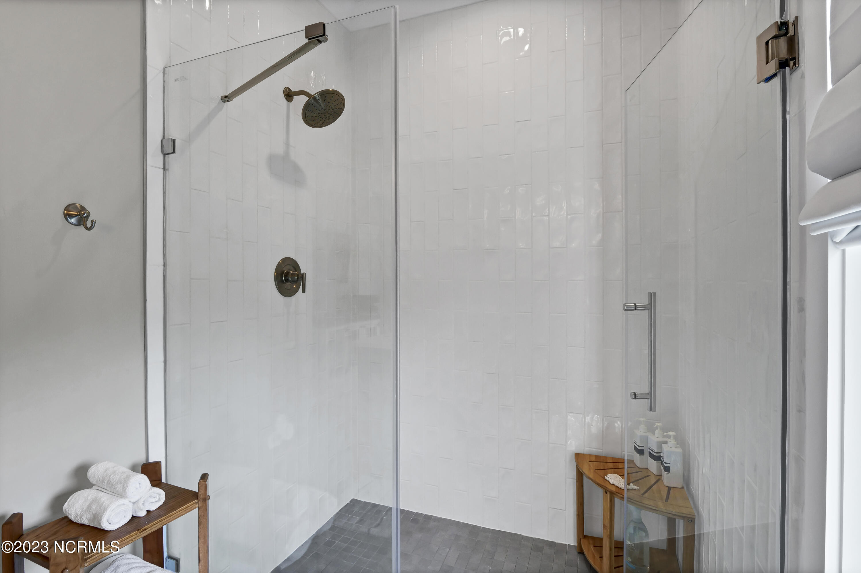 100526222 | Photo 21