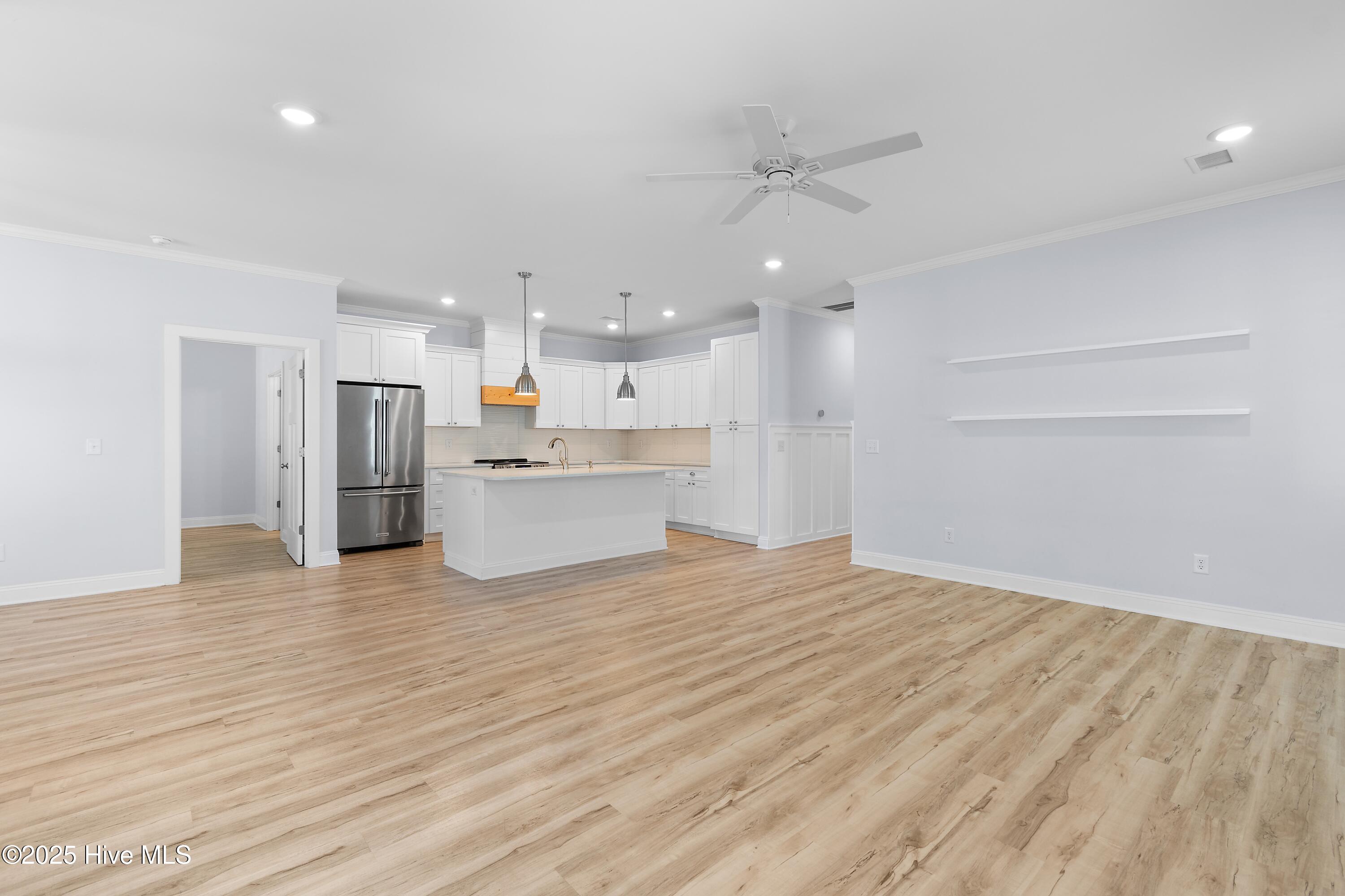 100541024 | Photo 15