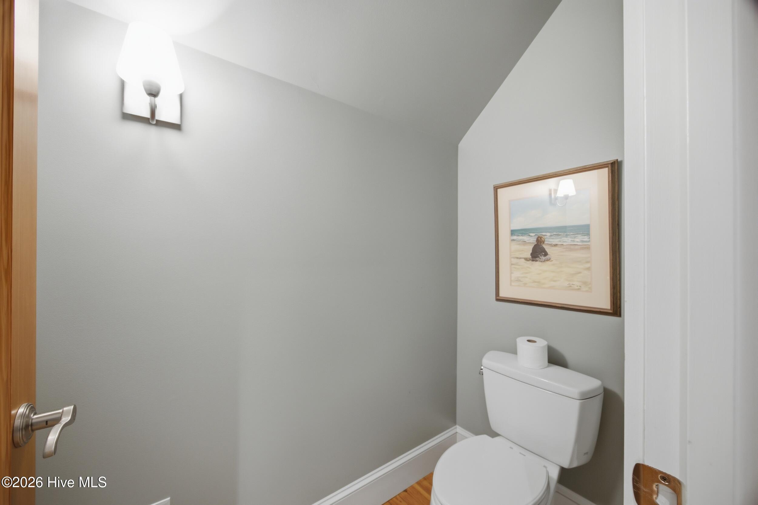 100566122 | Photo 25