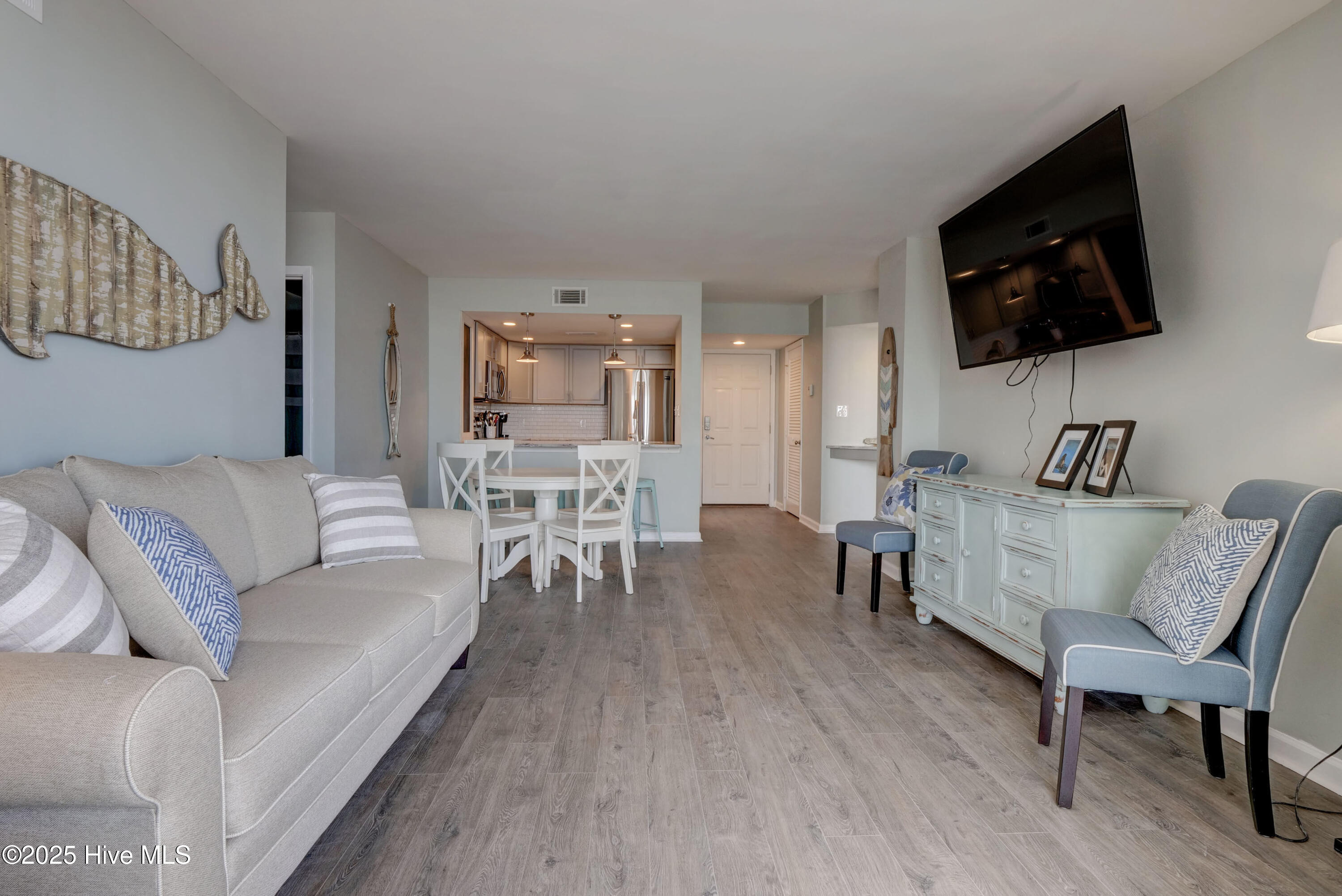 100519676 | Photo 22