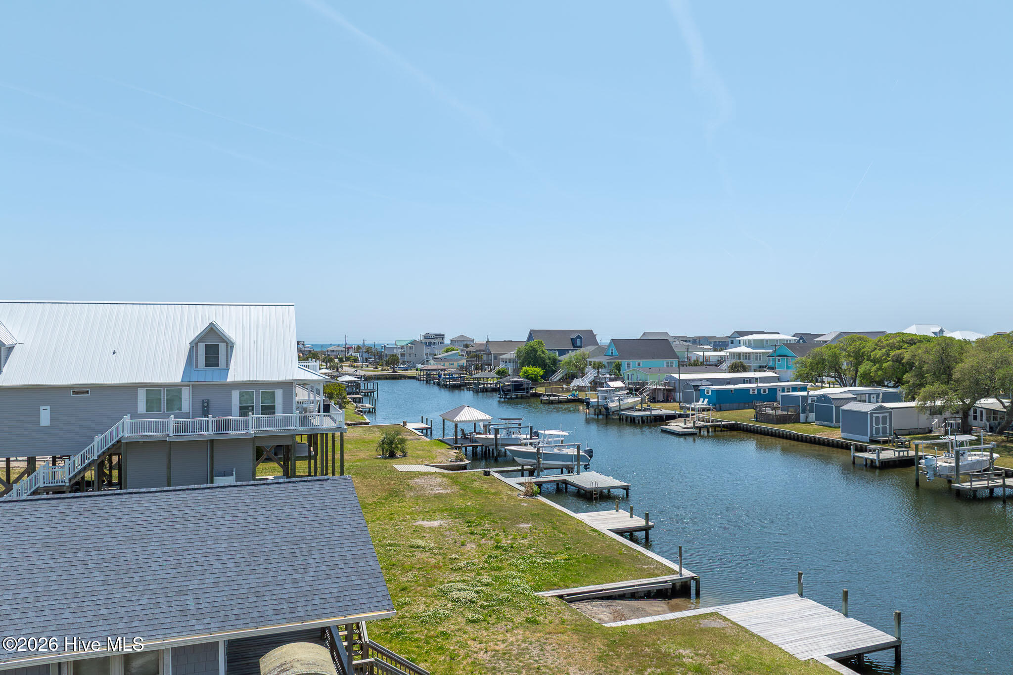 100569723 | Photo 18