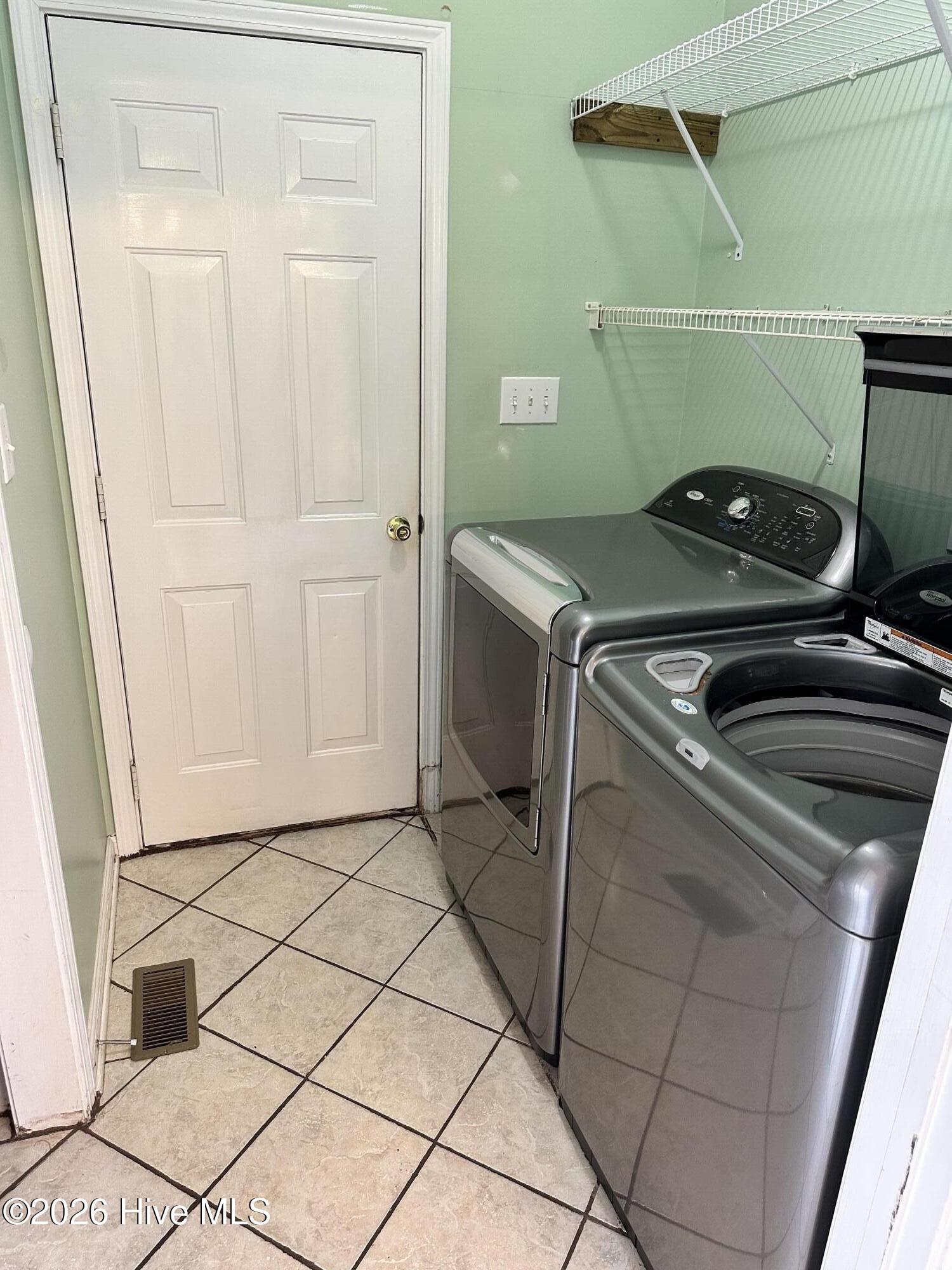 100551305 | Photo 38