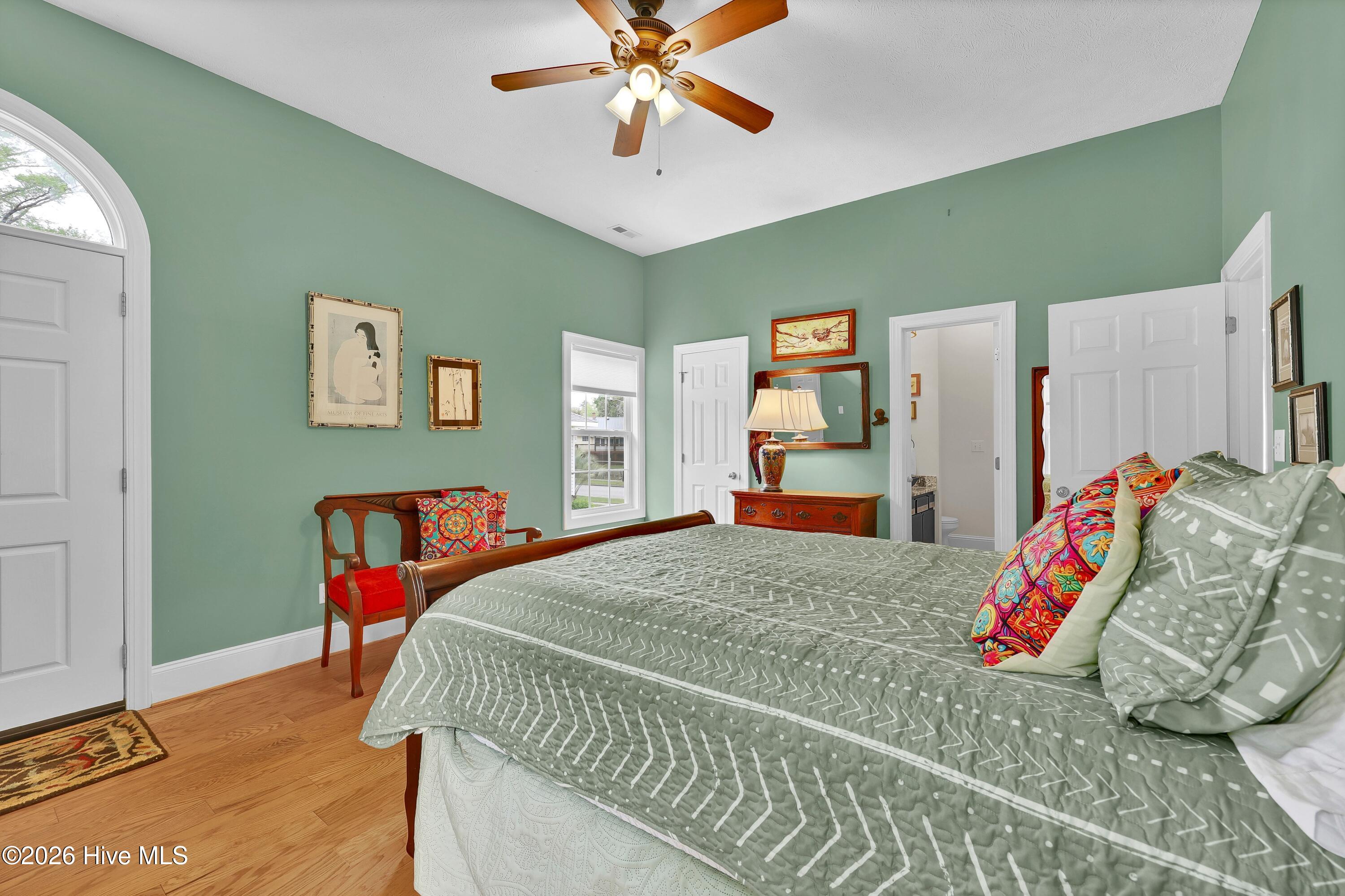 100564769 | Photo 15