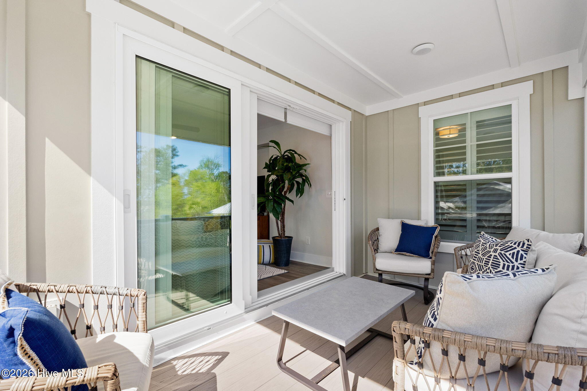 100564957 | Photo 28