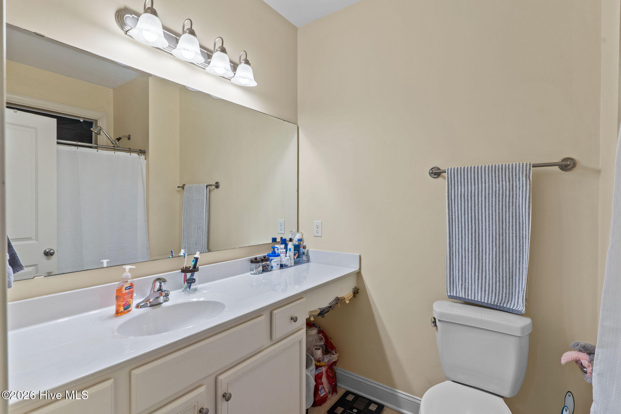 100561470 | Photo 28