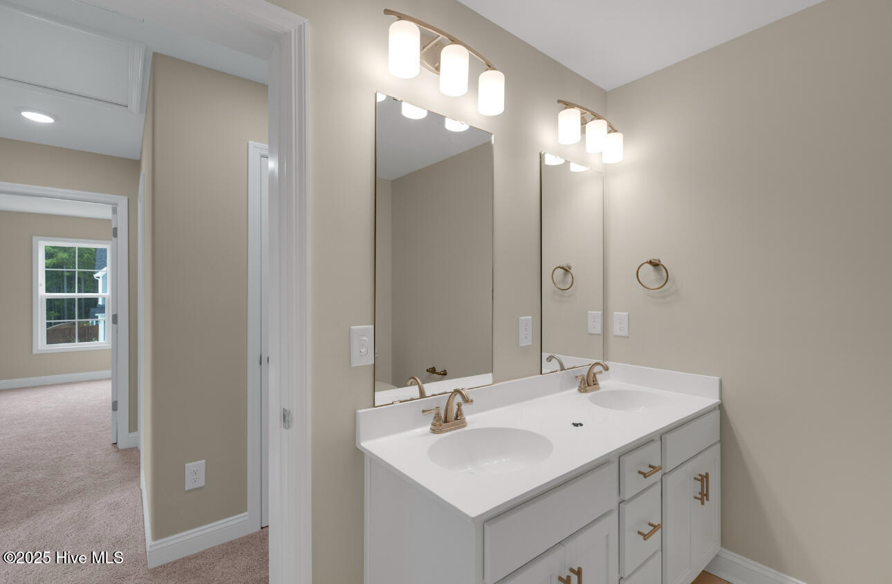 100483735 | Photo 24